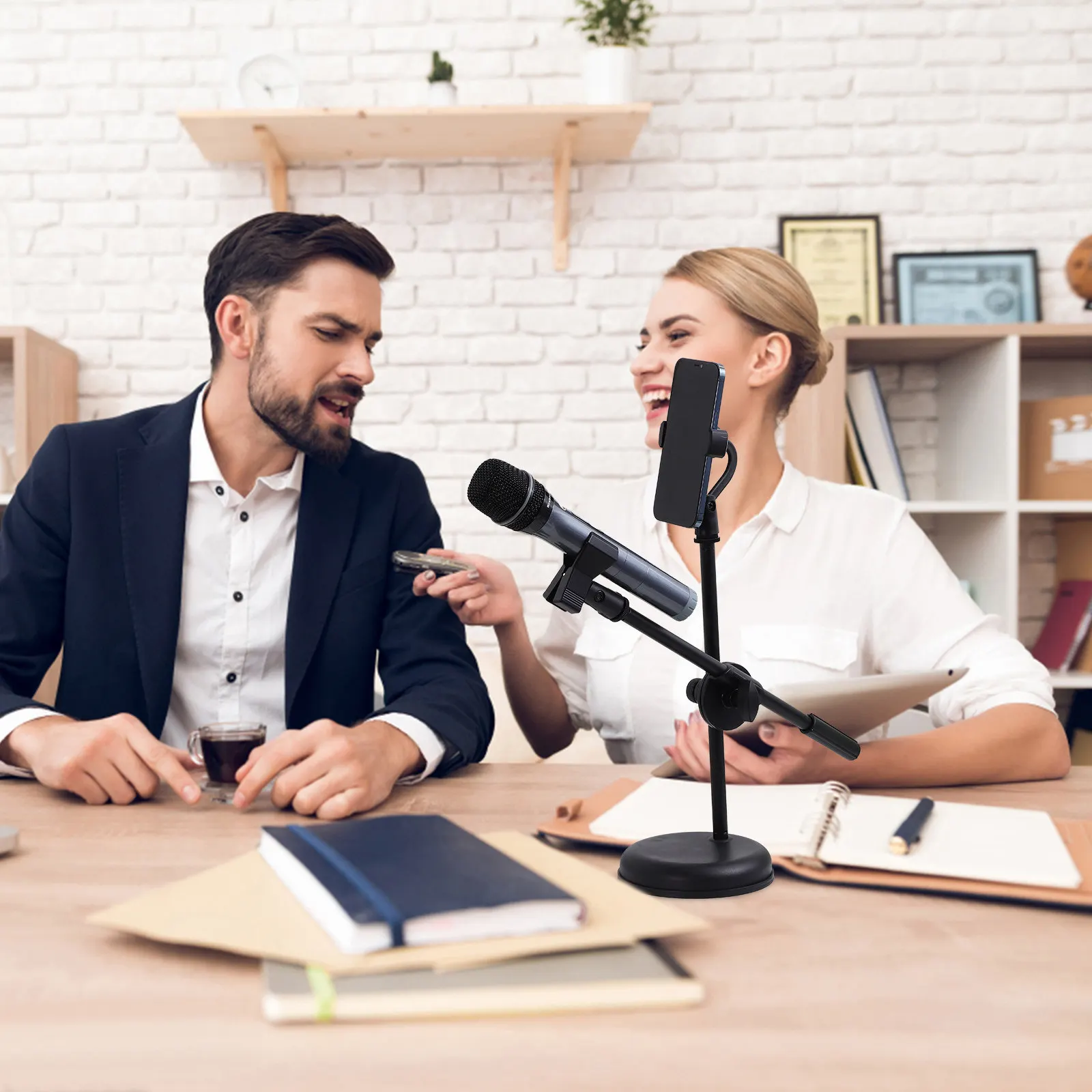 1 комплект: Настольная регулируемая подставка для микрофона с отсоединяемым кронштейном для студийной записи и вещания
1 комплект: Настольная регулируемая подставка для микрофона с отсоединяемым кронштейном для студийной записи и вещания