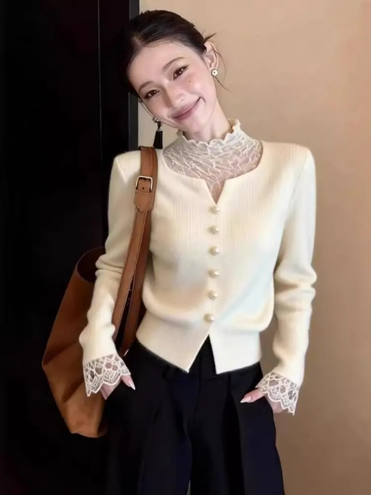 Новинка: Женская трикотажная кофта с кружевными вставками, длинным рукавом, высоким воротником, имитация двухслойности, базовая модель для ношения под одеждой, весна.
Новинка: Женская трикотажная кофта с кружевными вставками, длинным рукавом, высоким воротником, имитация двухслойности, базовая модель для ношения под одеждой, весна.