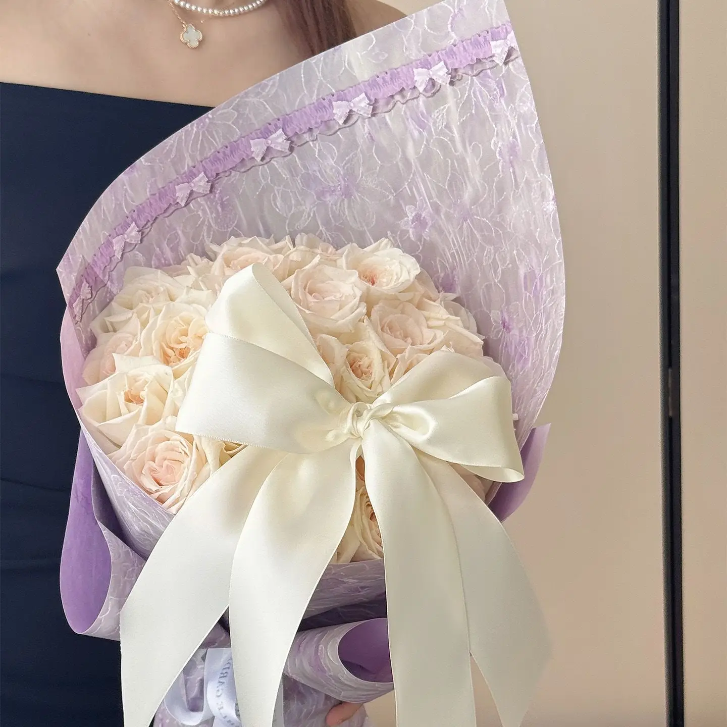 Light Lace Bouquet Packaging Paper Atmosphere Art Paper Flower Packaging Flower Shop Craft Floral Materials 35x50CM 10pcs
Light Lace Bouquet Packaging Paper Atmosphere Art Paper Flower Packaging Flower Shop Craft Floral Materials 35x50CM 10pcs