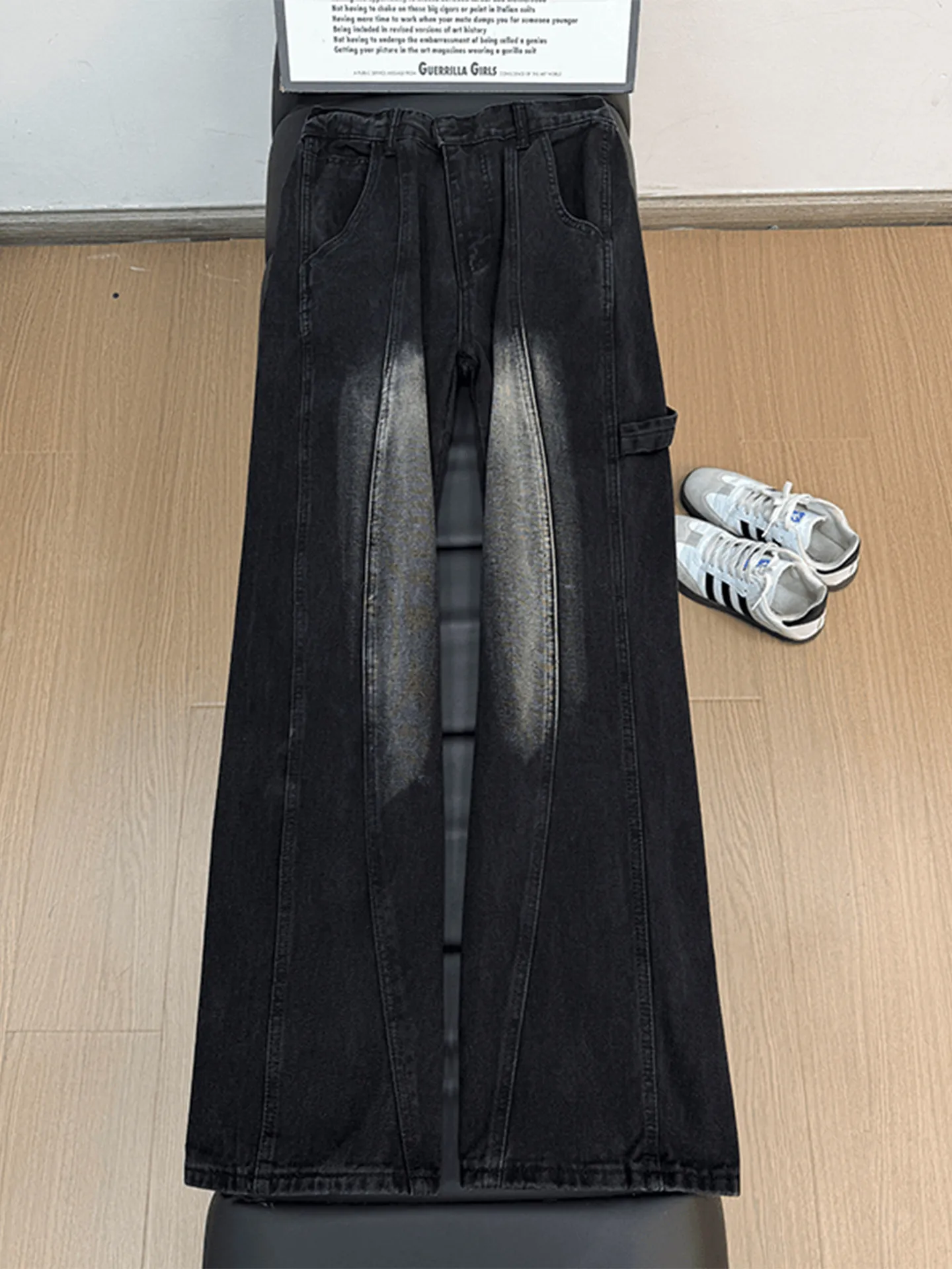 Black Workwear Style Men's Jeans High Street Vibe Belted Straight Leg Micro Flared Pants mid Waist Zipper Closure Wear Resistant
Black Workwear Style Men's Jeans High Street Vibe Belted Straight Leg Micro Flared Pants mid Waist Zipper Closure Wear Resistant