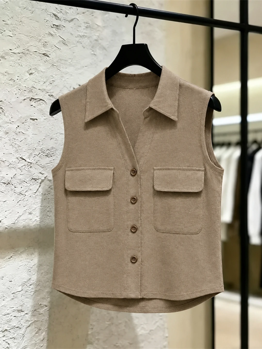 Fashionable Sleeveless Neck Vest Commute Style Pure Color Design Slimming Top for Women Korean Version Straight Cut
Fashionable Sleeveless Neck Vest Commute Style Pure Color Design Slimming Top for Women Korean Version Straight Cut
