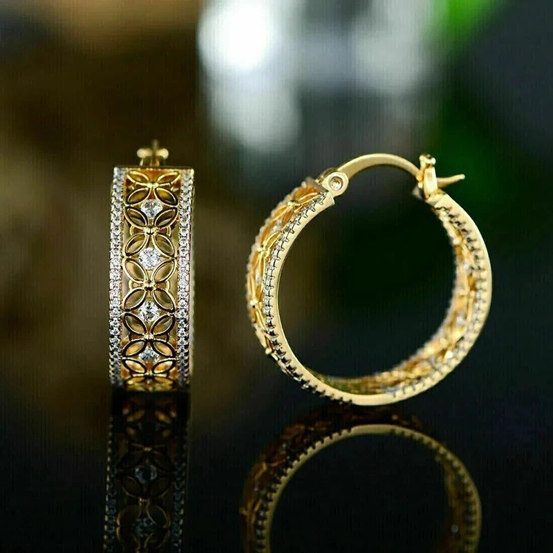 Huitan Aesthetic Lady Delicate Hoop Earrings Hollow-out Design Gold Color Shiny Zirconia Jewelry Graceful Engagement Accessories 
Huitan Aesthetic Lady Delicate Hoop Earrings Hollow-out Design Gold Color Shiny Zirconia Jewelry Graceful Engagement Accessories