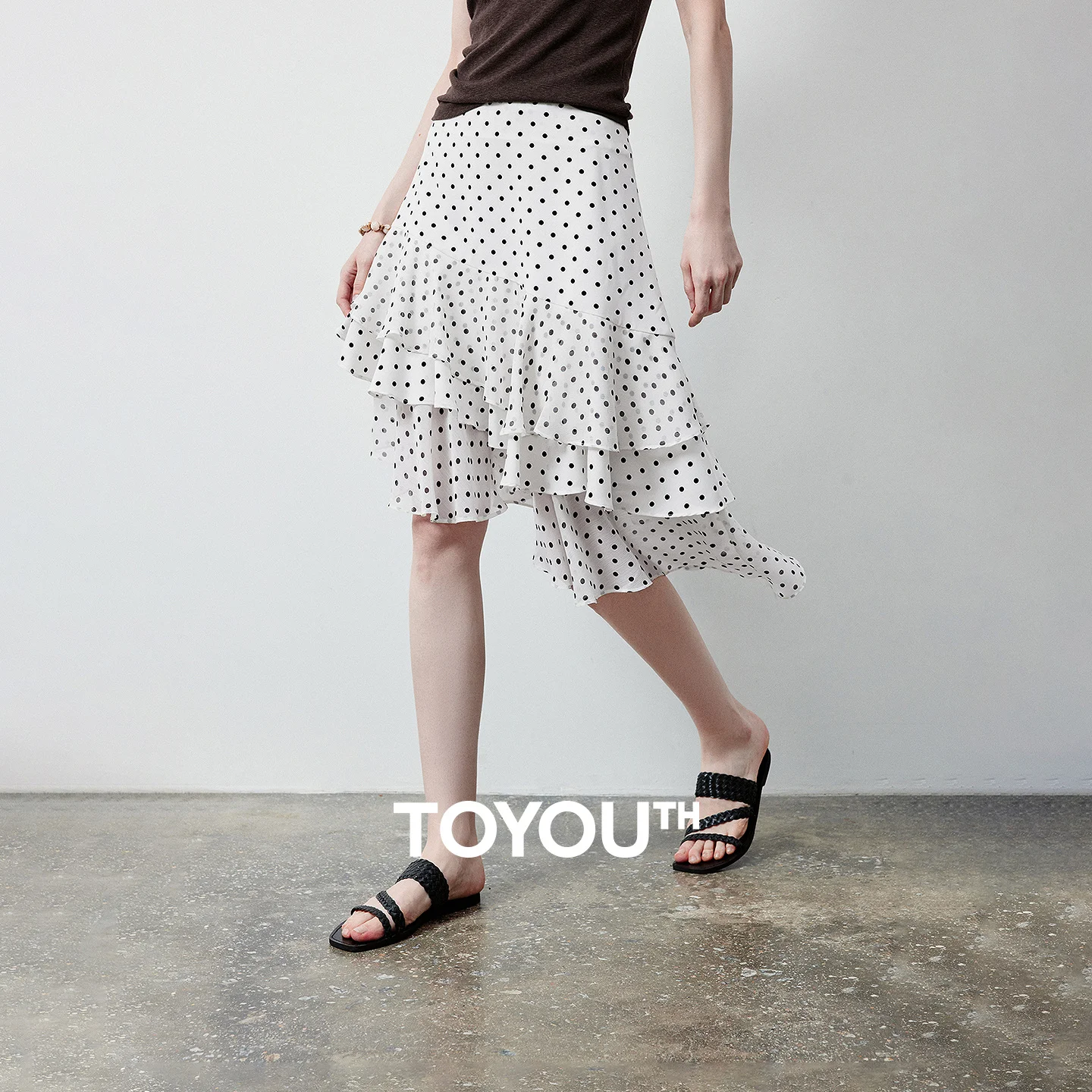 TOYOUTH Women Polka Dot Skirt 2026 Summer New Chiffon Asymmetric Layered Ruffled Hem Flowy Short Skirt
TOYOUTH Women Polka Dot Skirt 2026 Summer New Chiffon Asymmetric Layered Ruffled Hem Flowy Short Skirt