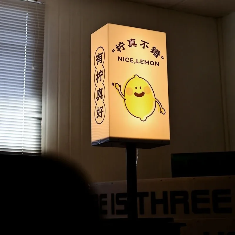 Customized portable charging vertical light box at the restaurant entrance 
Customized portable charging vertical light box at the restaurant entrance