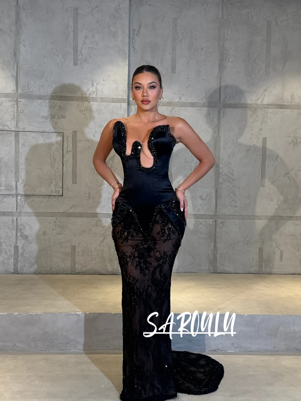 Черное кружевное и украшенное стразами вечернее платье, сексуальное шикарное гламурное вечернее платье русалки для выпускного вечера для особых случаев по индивидуальному заказу
Черное кружевное и украшенное стразами вечернее платье, сексуальное шикарное гламурное вечернее платье русалки для выпускного вечера для особых случаев по индивидуальному заказу