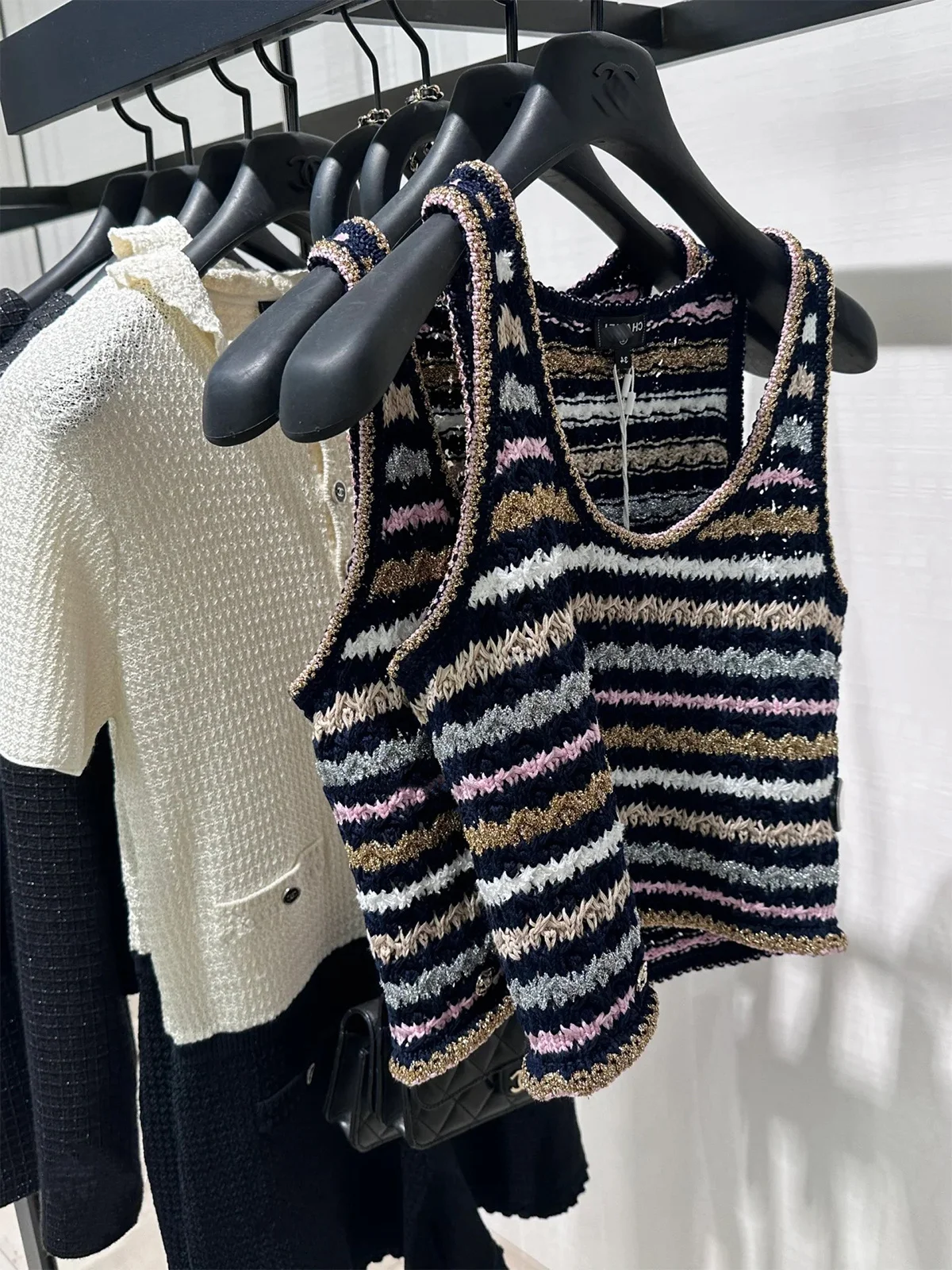 Fanhfan Good Morning Heavyweight Knitted Vest Women's Summer Sleeveless Top Slimming Stripe Pattern Short Length Commute Style
Fanhfan Good Morning Heavyweight Knitted Vest Women's Summer Sleeveless Top Slimming Stripe Pattern Short Length Commute Style