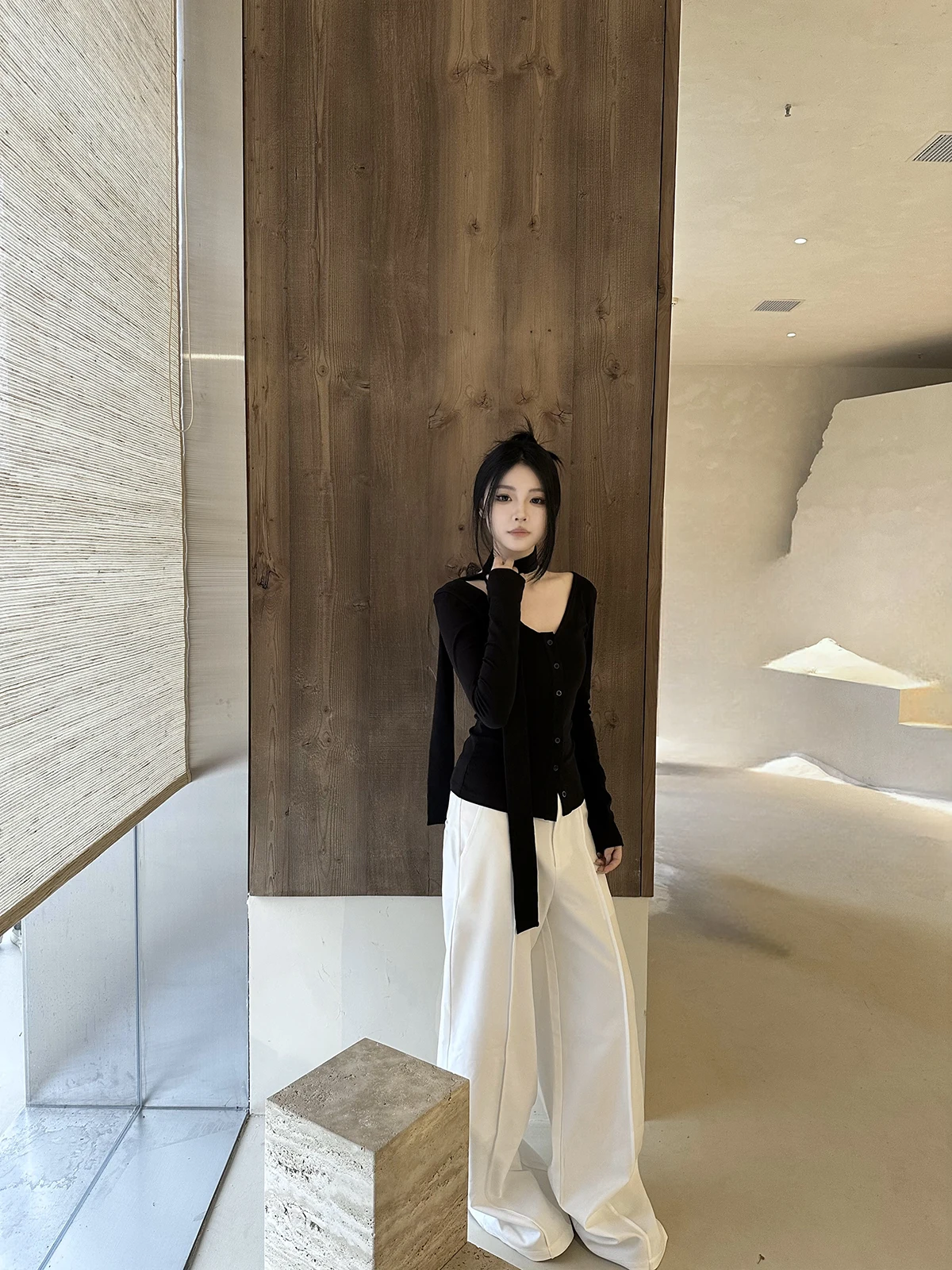 Femedu Slim Fit Long Sve V-Ne T-irt Women's Base irt Versatile Button-Up Casual Commute Sle Cotton Blend Top
Femedu Slim Fit Long Sve V-Ne T-irt Women's Base irt Versatile Button-Up Casual Commute Sle Cotton Blend Top