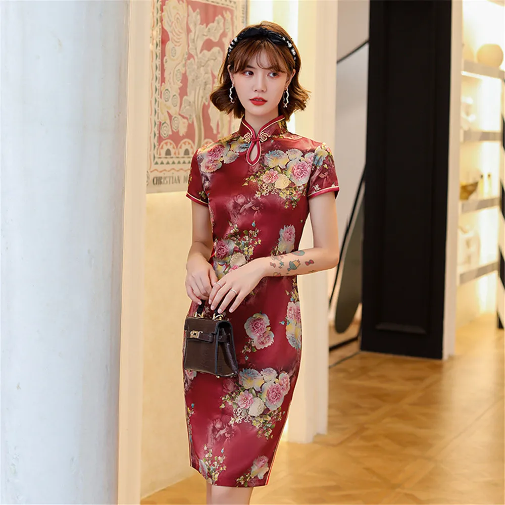 Ethnic Style Vintage Short Sleeve Qipao Dress For Women Casual Streetwear Woman Clothes Elegant Chinese Style Cheongsam
Ethnic Style Vintage Short Sleeve Qipao Dress For Women Casual Streetwear Woman Clothes Elegant Chinese Style Cheongsam