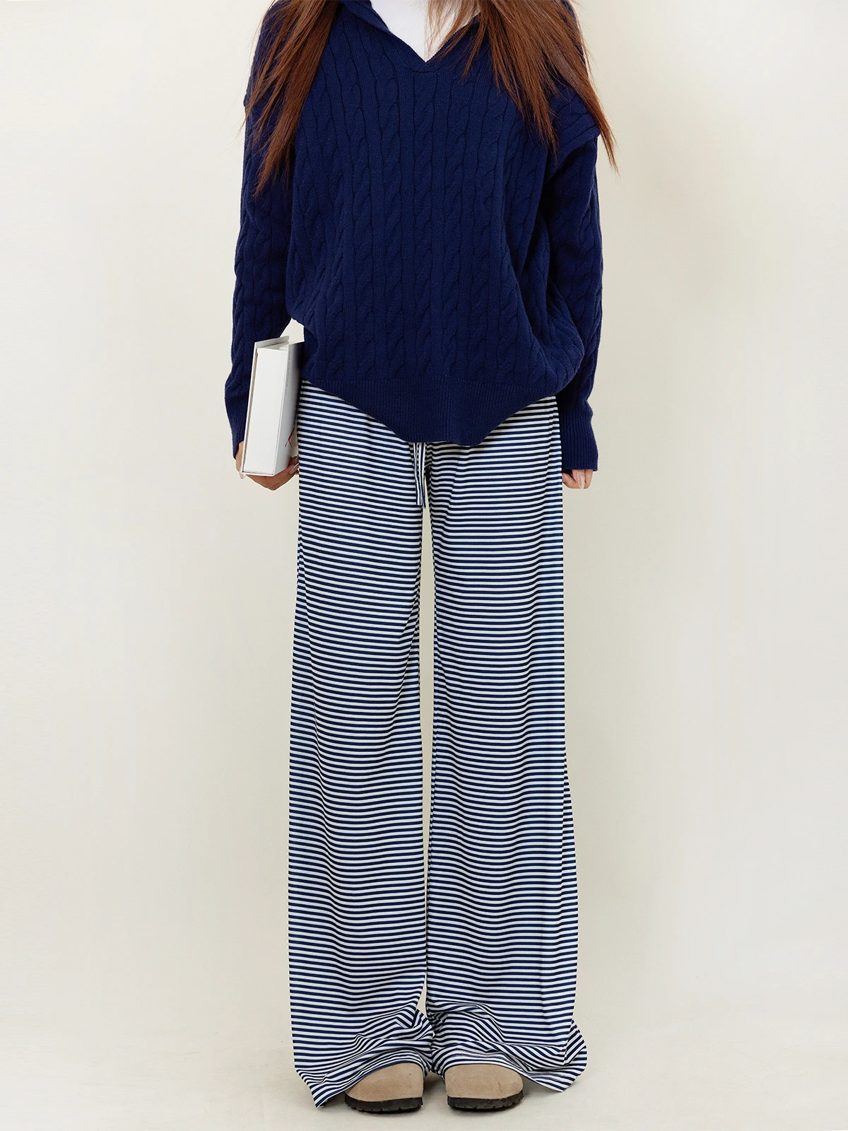 Spring 2025 New Lazy Style Loose Casual Pants Women's Home Slimming Drapey Striped Pants High Waist Long Trousers
Spring 2025 New Lazy Style Loose Casual Pants Women's Home Slimming Drapey Striped Pants High Waist Long Trousers