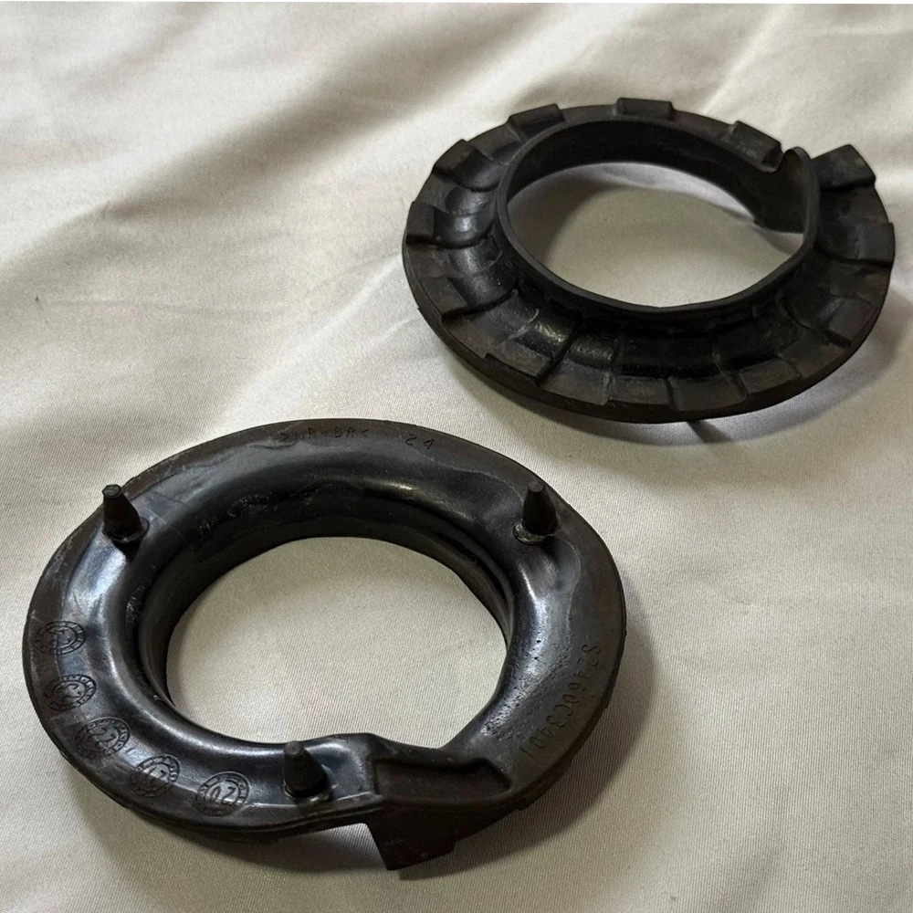 Rear spring rubber pad 1044479-00-E 104447900E for 2017-2023 tesla model 3 tesla model Y
Rear spring rubber pad 1044479-00-E 104447900E for 2017-2023 tesla model 3 tesla model Y