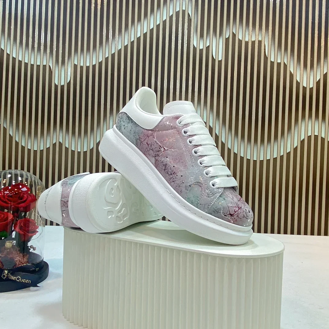 Top Hight Quality Mens Casual Sneakers Real Leather Womens Brand Designer Tennis Shoes Classic Fashion Design running shoes
Top Hight Quality Mens Casual Sneakers Real Leather Womens Brand Designer Tennis Shoes Classic Fashion Design running shoes