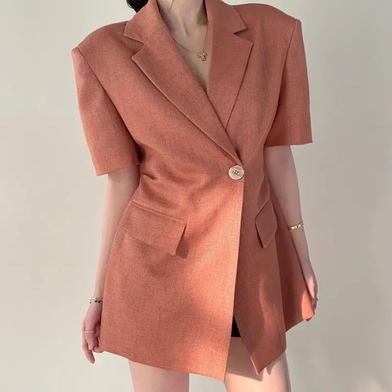 Korean Summer Blazer Jacket Vintage Style Lapel Collar Two Button Slim Solid Short Sleeve Suit Coat For Women Outerwear Z1461
Korean Summer Blazer Jacket Vintage Style Lapel Collar Two Button Slim Solid Short Sleeve Suit Coat For Women Outerwear Z1461