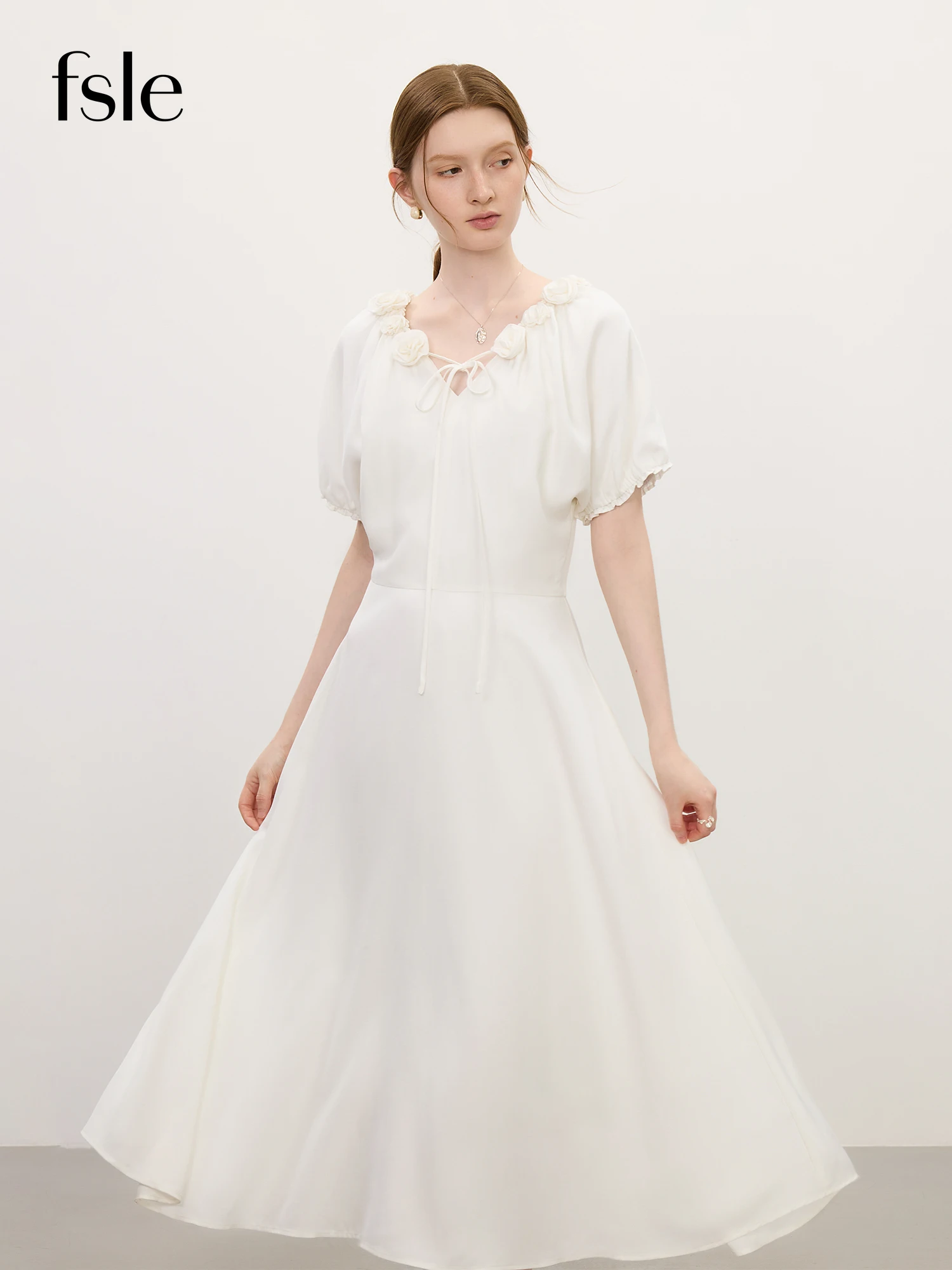 FSLE Summer 2025 V-Neck Dress - Adjustable Waist Textured Sleeves Floral Detail Long Resort to Office 
FSLE Summer 2025 V-Neck Dress - Adjustable Waist Textured Sleeves Floral Detail Long Resort to Office