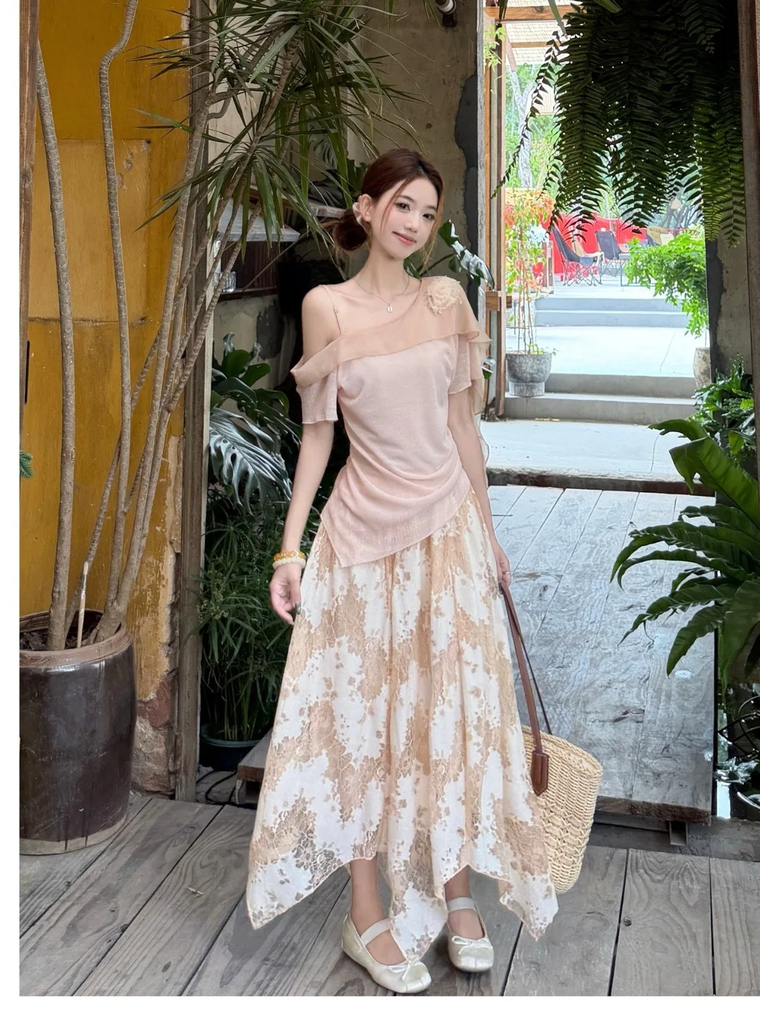 plus Size Women's Tea Rose Lace off Shoulder Half Skirt Set Summer New Style Floral Print Gentlewoman Commute Style High Waist
plus Size Women's Tea Rose Lace off Shoulder Half Skirt Set Summer New Style Floral Print Gentlewoman Commute Style High Waist