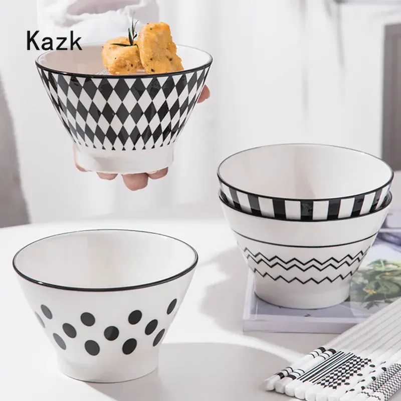 Французская черно-белая полосатая керамическая миска в стиле ретро с волнистой точкой, посуда на высоких ножках, миска для супа, бытовые миски для риса, миска для рамэна
Французская черно-белая полосатая керамическая миска в стиле ретро с волнистой точкой, посуда на высоких ножках, миска для супа, бытовые миски для риса, миска для рамэна