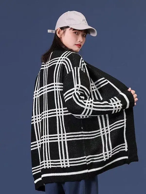 Винтажный японский вязаный свитер на пуговицах, мягкий и уютный, в расслабленном стиле, женский, осенний, повседневный, стандартный крой, из полиэфирного волокна
Винтажный японский вязаный свитер на пуговицах, мягкий и уютный, в расслабленном стиле, женский, осенний, повседневный, стандартный крой, из полиэфирного волокна