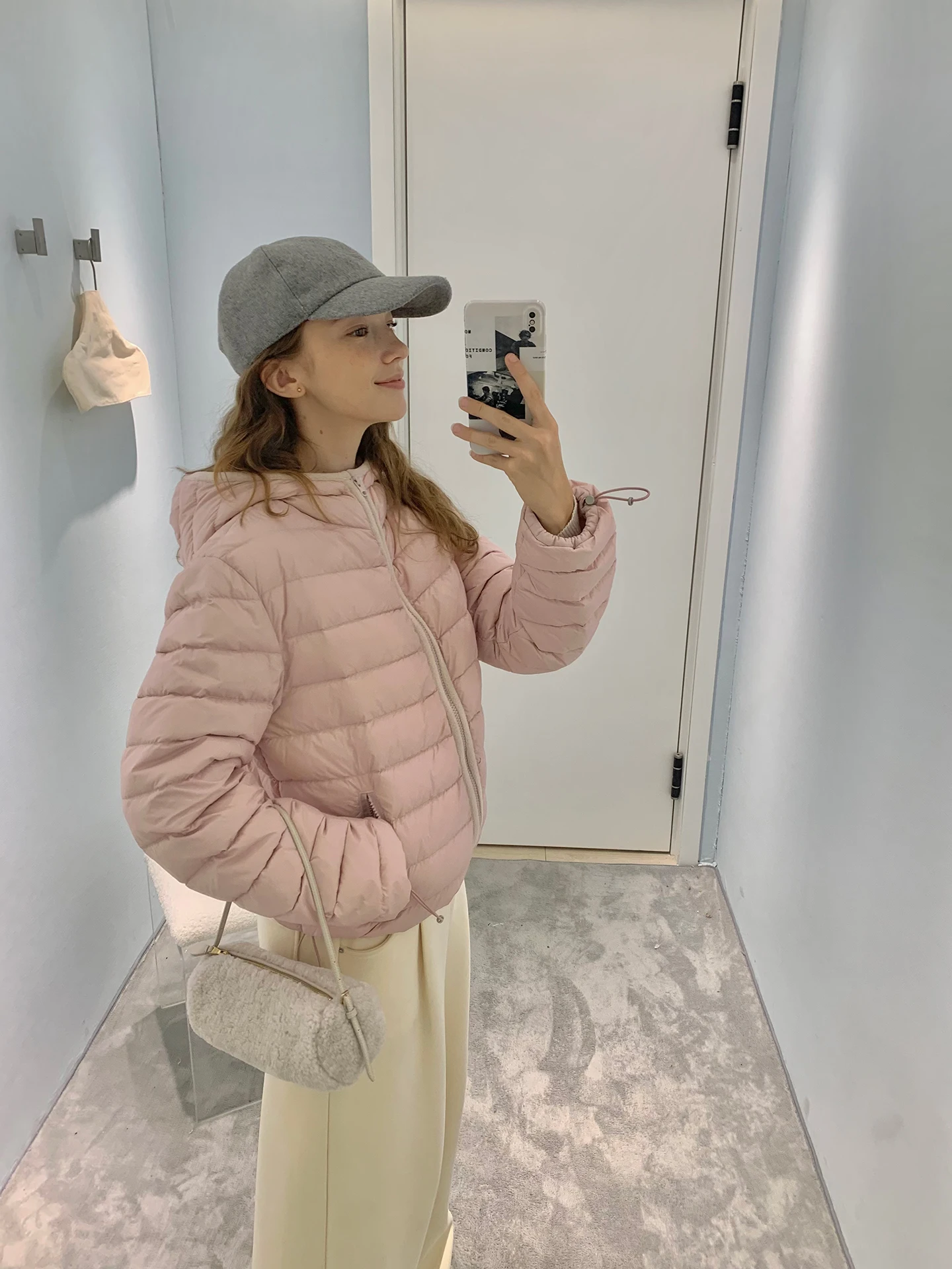 Cloud-Like Ultra-Lightdown Padded Jaet with Hood 90% down Fill Power Soft Plu Kernel Cosmos Women's Casual Sle Coat
Cloud-Like Ultra-Lightdown Padded Jaet with Hood 90% down Fill Power Soft Plu Kernel Cosmos Women's Casual Sle Coat