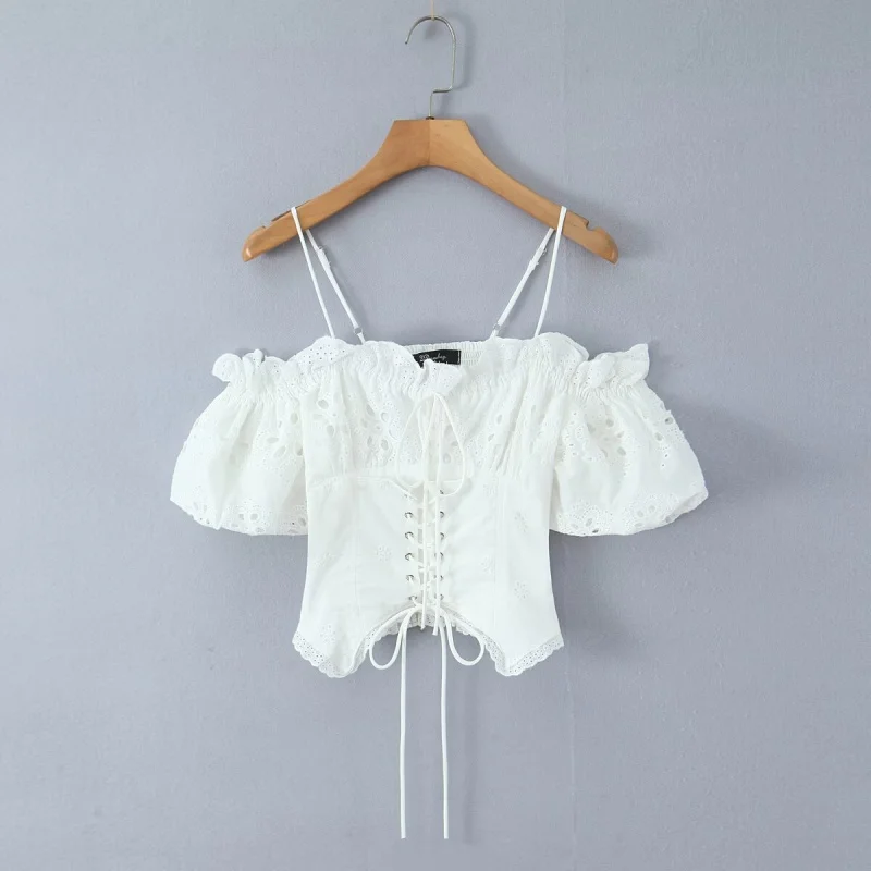 Sweet Princ Sle Embroidered Hollow out oulder Bubble Sve ort irt Women's Slimming Faionable Summer Blouse
Sweet Princ Sle Embroidered Hollow out oulder Bubble Sve ort irt Women's Slimming Faionable Summer Blouse