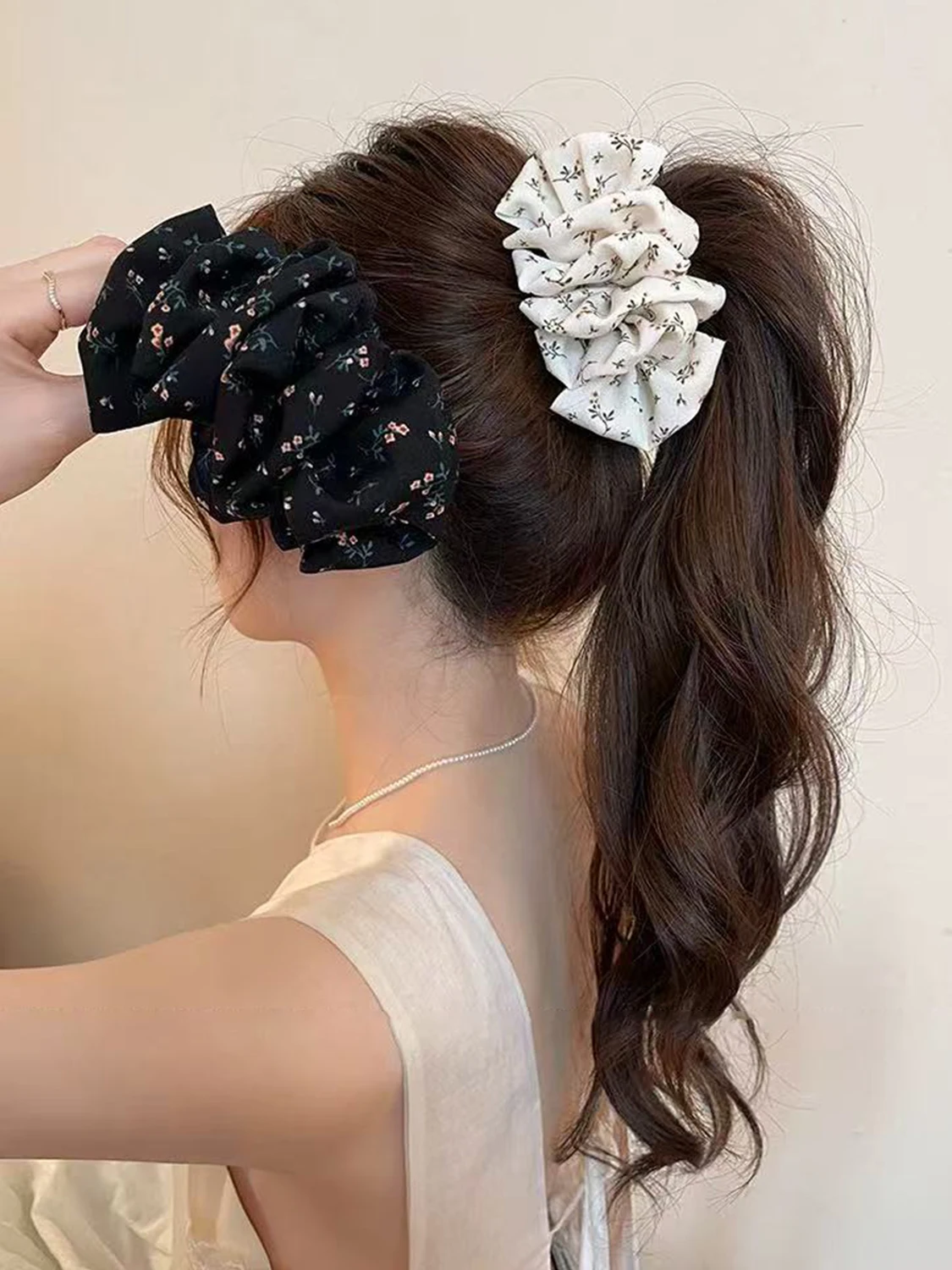 1pc Cloud Small Floral Banana Clip, Enhances Hair Volume, Women's High-End New Back-of-Head Hair Bun Clip Hair Accessories
1pc Cloud Small Floral Banana Clip, Enhances Hair Volume, Women's High-End New Back-of-Head Hair Bun Clip Hair Accessories