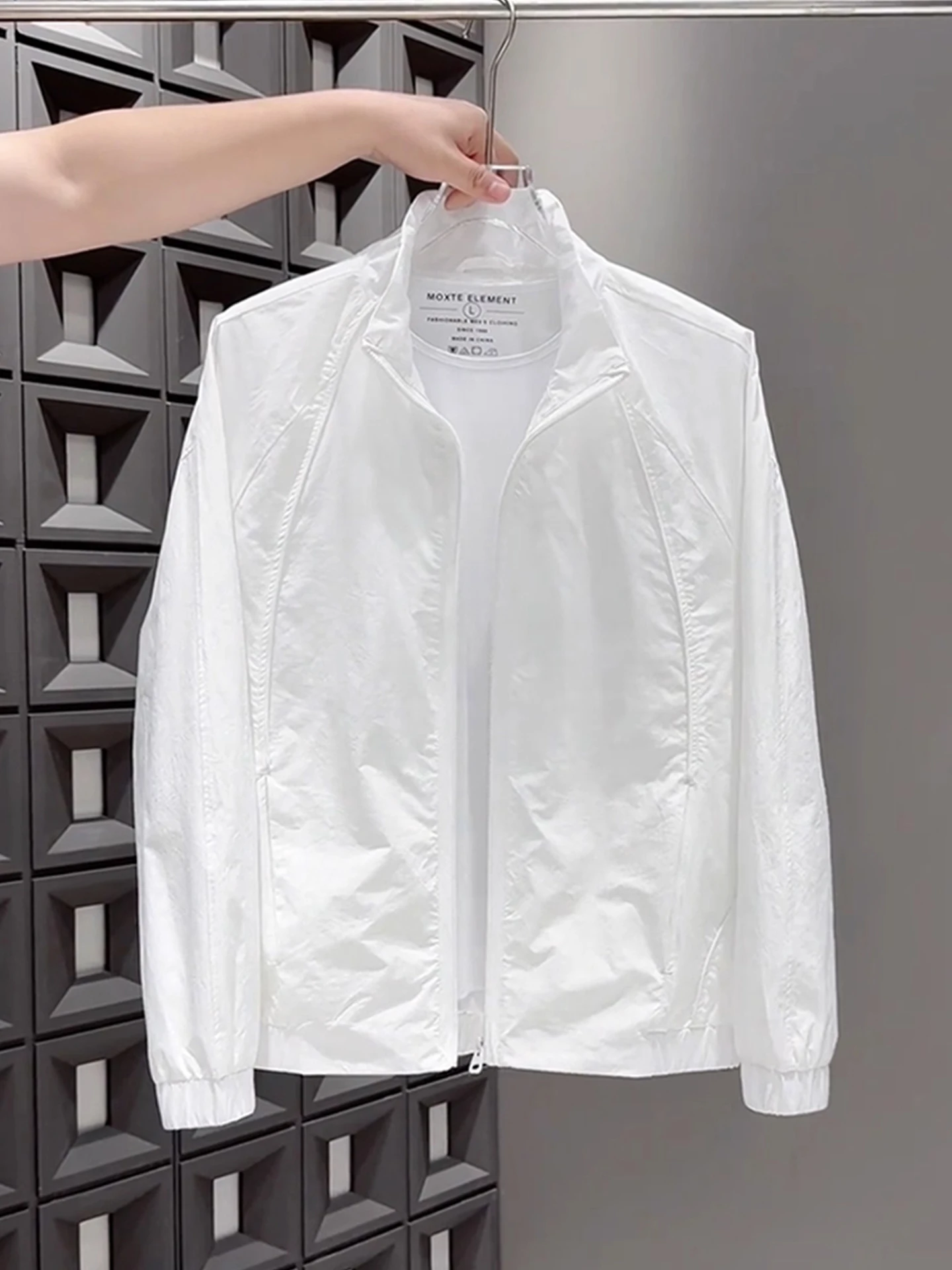 American Workwear Stand Collar Jacket Men's Spring Autumn Thin Casual Trendy High-End Feel Outerwear Breathable Polyester Nyl...
American Workwear Stand Collar Jacket Men's Spring Autumn Thin Casual Trendy High-End Feel Outerwear Breathable Polyester Nyl...