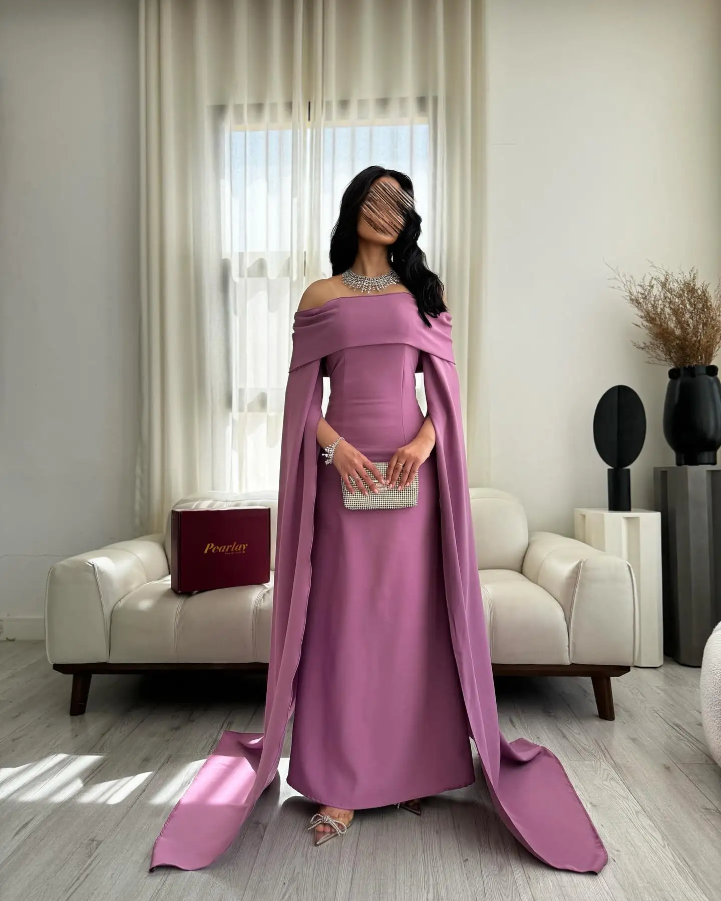 Customized Jersey A-Line Off the Shoulder Evening Dress Boat Neck Floor Length Long Sleeves Watteau Train Solid Color Luxury
Customized Jersey A-Line Off the Shoulder Evening Dress Boat Neck Floor Length Long Sleeves Watteau Train Solid Color Luxury
