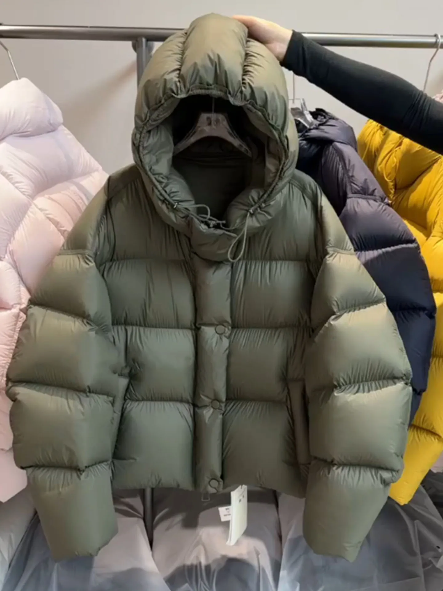Sli ort Puffer Jaet Women's een Fluffy Winter Coat Thiened Korean Sle Commute Faion Polyester Fiber
Sli ort Puffer Jaet Women's een Fluffy Winter Coat Thiened Korean Sle Commute Faion Polyester Fiber