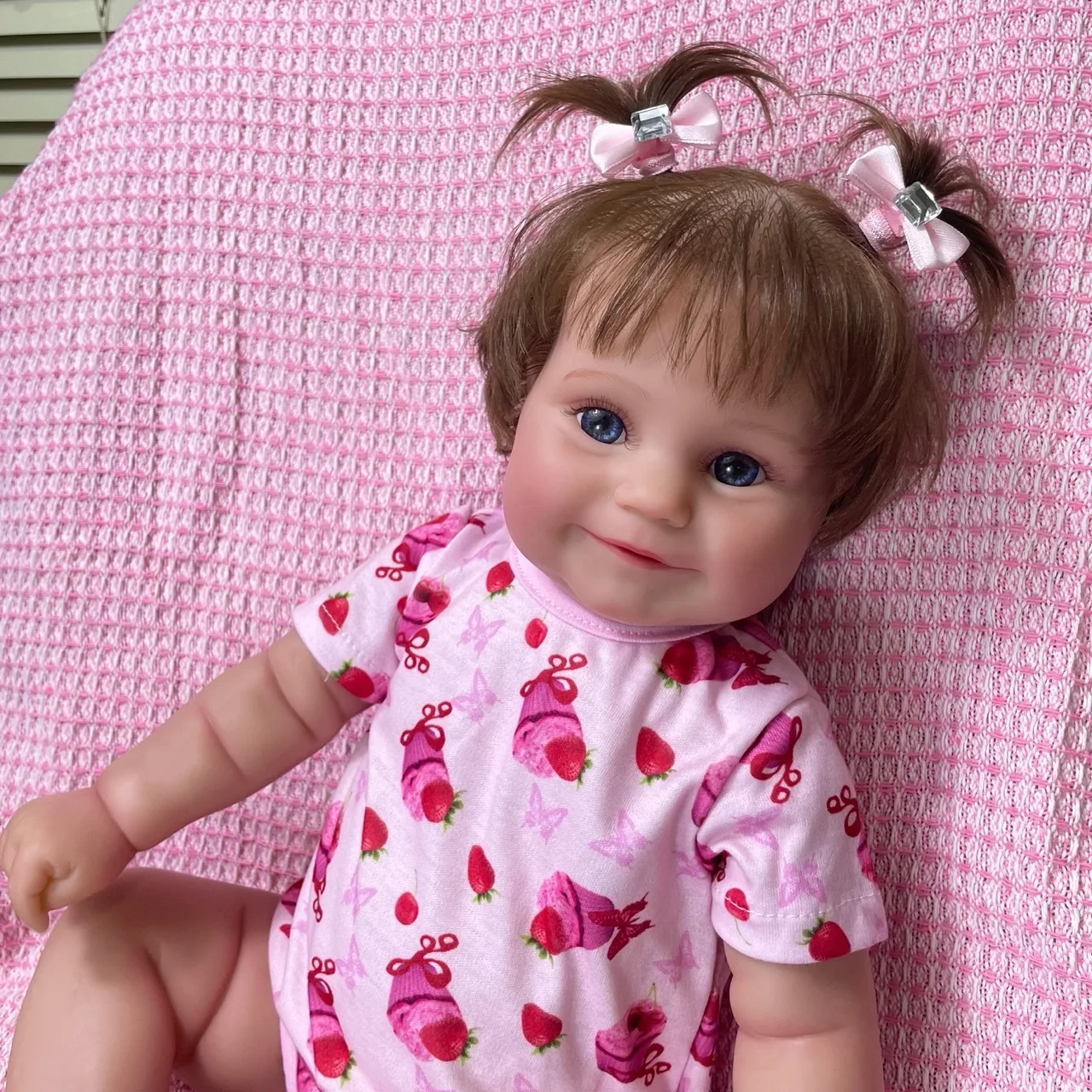 50CM Full Body Vinyl Girl Waterproof Reborn Doll Maddie Hand-Detailed Painting with Visible Veins Lifelike 3D Skin Tone Gift
50CM Full Body Vinyl Girl Waterproof Reborn Doll Maddie Hand-Detailed Painting with Visible Veins Lifelike 3D Skin Tone Gift