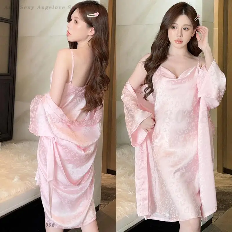 Fashion Leopard Print Nighty&Robe Set Summer New Sleepwear Silk Satin Home Wear Sexy Spaghetti Strap Night Dress Lingerie
Fashion Leopard Print Nighty&Robe Set Summer New Sleepwear Silk Satin Home Wear Sexy Spaghetti Strap Night Dress Lingerie