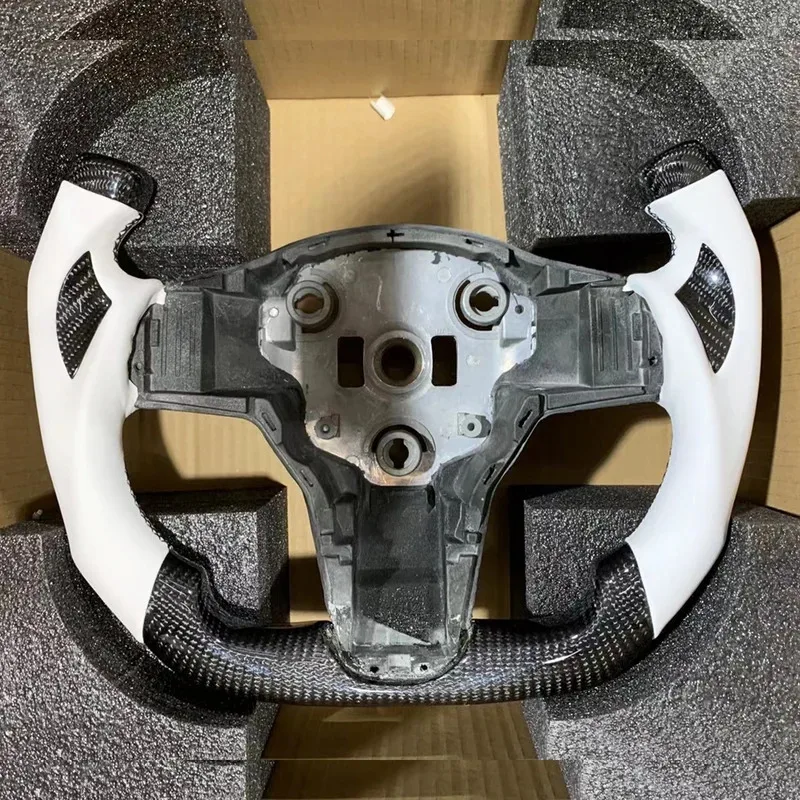 350mm Yoke Handle Steering Wheel For Model 3 Y 2024 Nappa Leather Steering Wheel Model Y 2024 Car Styling
350mm Yoke Handle Steering Wheel For Model 3 Y 2024 Nappa Leather Steering Wheel Model Y 2024 Car Styling