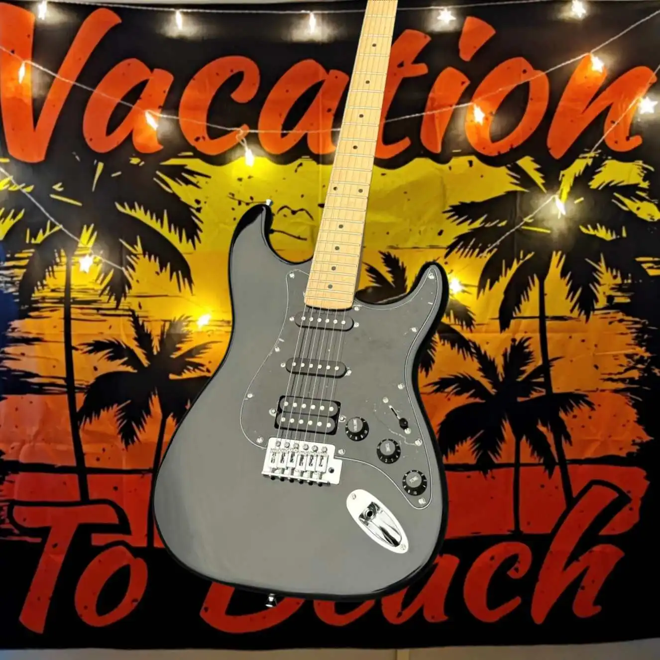 39 Inch ST Black Electric Guitar Katsura Wood Body Maple Neck Black Protective Board SSH Pickup Free ShippingClassic Rock Gifts
39 Inch ST Black Electric Guitar Katsura Wood Body Maple Neck Black Protective Board SSH Pickup Free ShippingClassic Rock Gifts