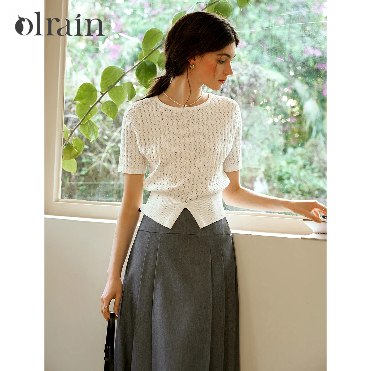 OLrain Women Knitwear 2025 Summer French White Short Sleeve Knitted Sweater Fashion Commute Color Split Lady Pullover O57XZ96899
OLrain Women Knitwear 2025 Summer French White Short Sleeve Knitted Sweater Fashion Commute Color Split Lady Pullover O57XZ96899