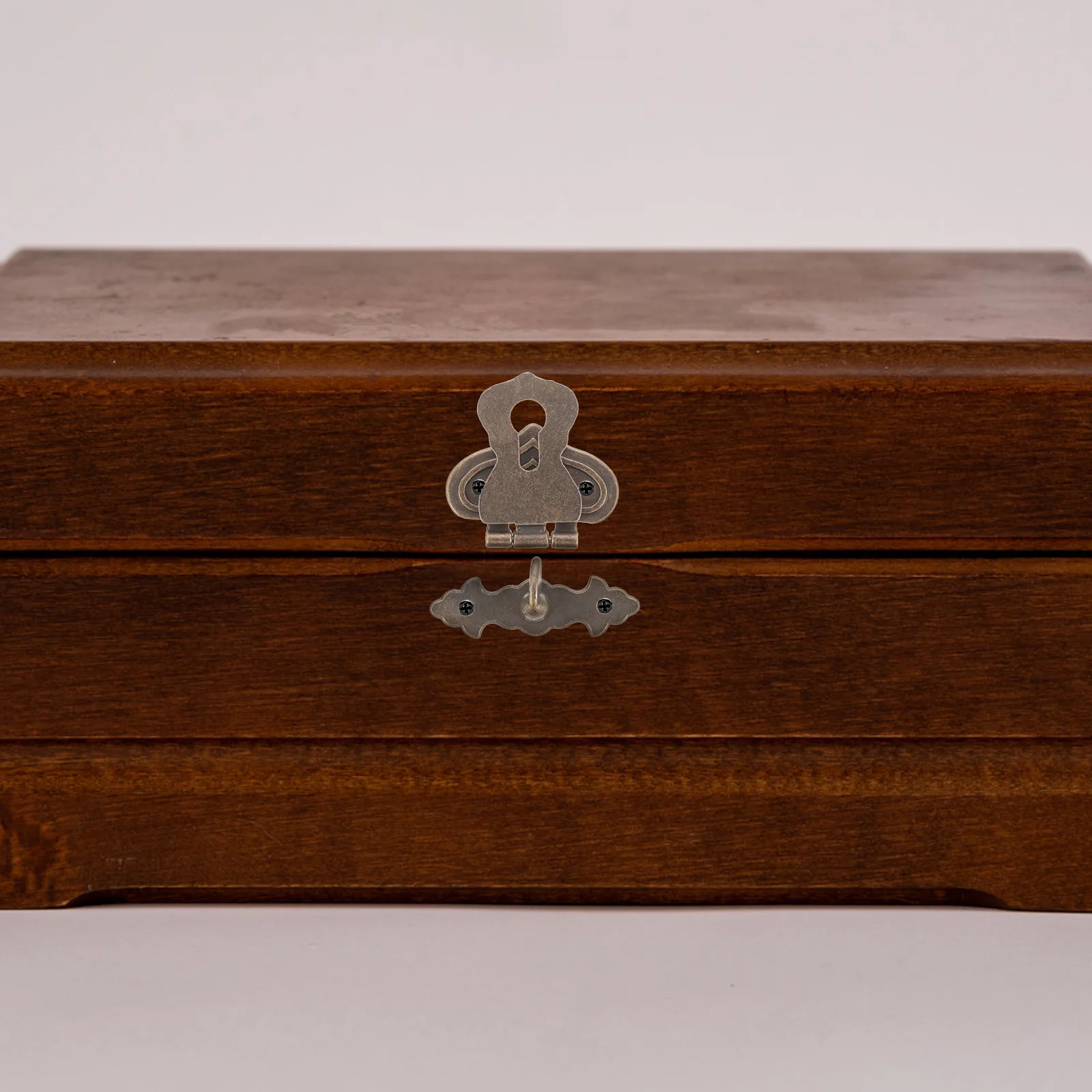 4Pcs Vintage Alloy Box Hasp Latch Decorative Jewelry Box Buckle for Wooden Gift Boxes Rust Resistant Small Lock
4Pcs Vintage Alloy Box Hasp Latch Decorative Jewelry Box Buckle for Wooden Gift Boxes Rust Resistant Small Lock