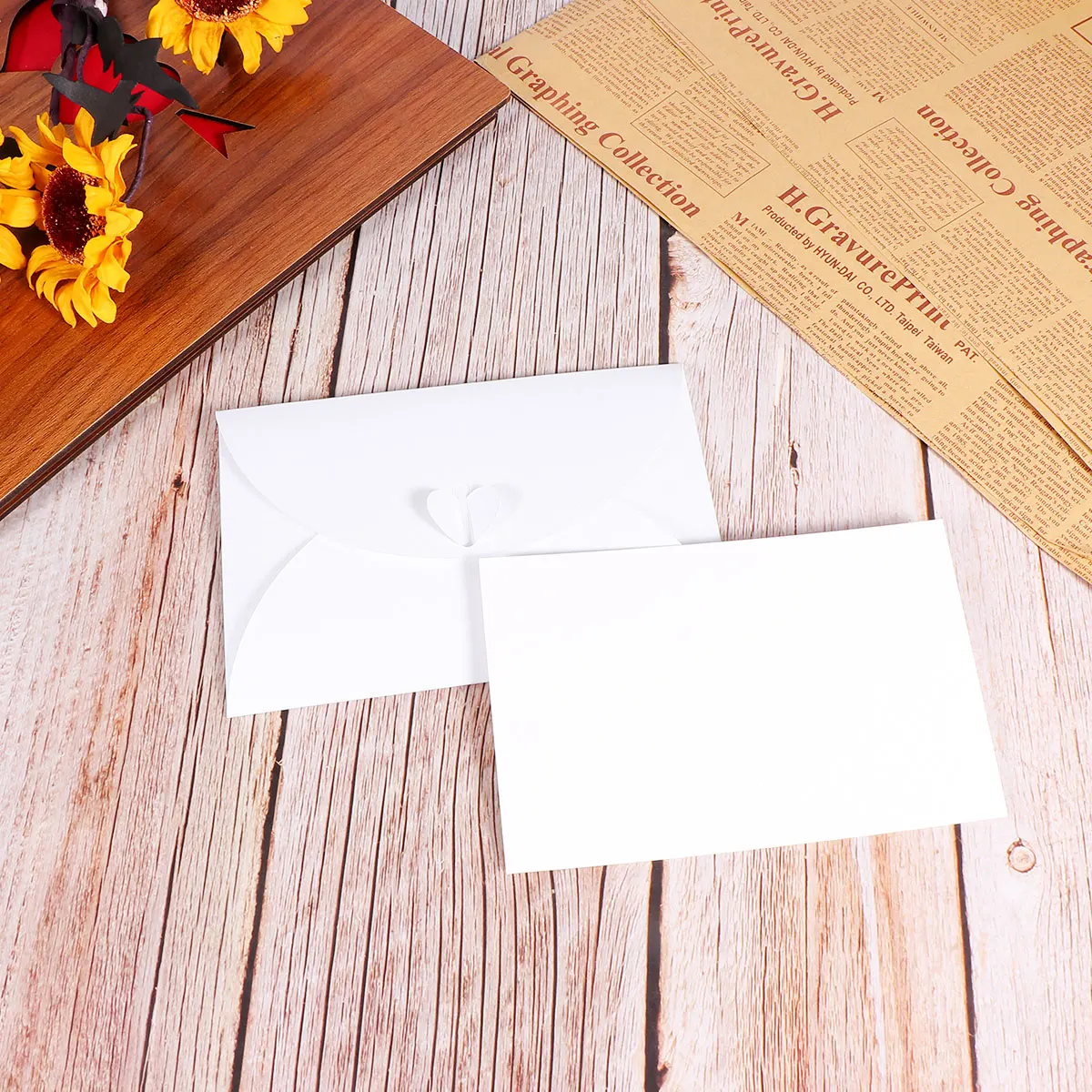 20pcs Heart-Shaped Buckle Greeting Cards Elegant Mini Delicate Paper Stationery Gift Card Envelopes Fine Craft Thickening
20pcs Heart-Shaped Buckle Greeting Cards Elegant Mini Delicate Paper Stationery Gift Card Envelopes Fine Craft Thickening