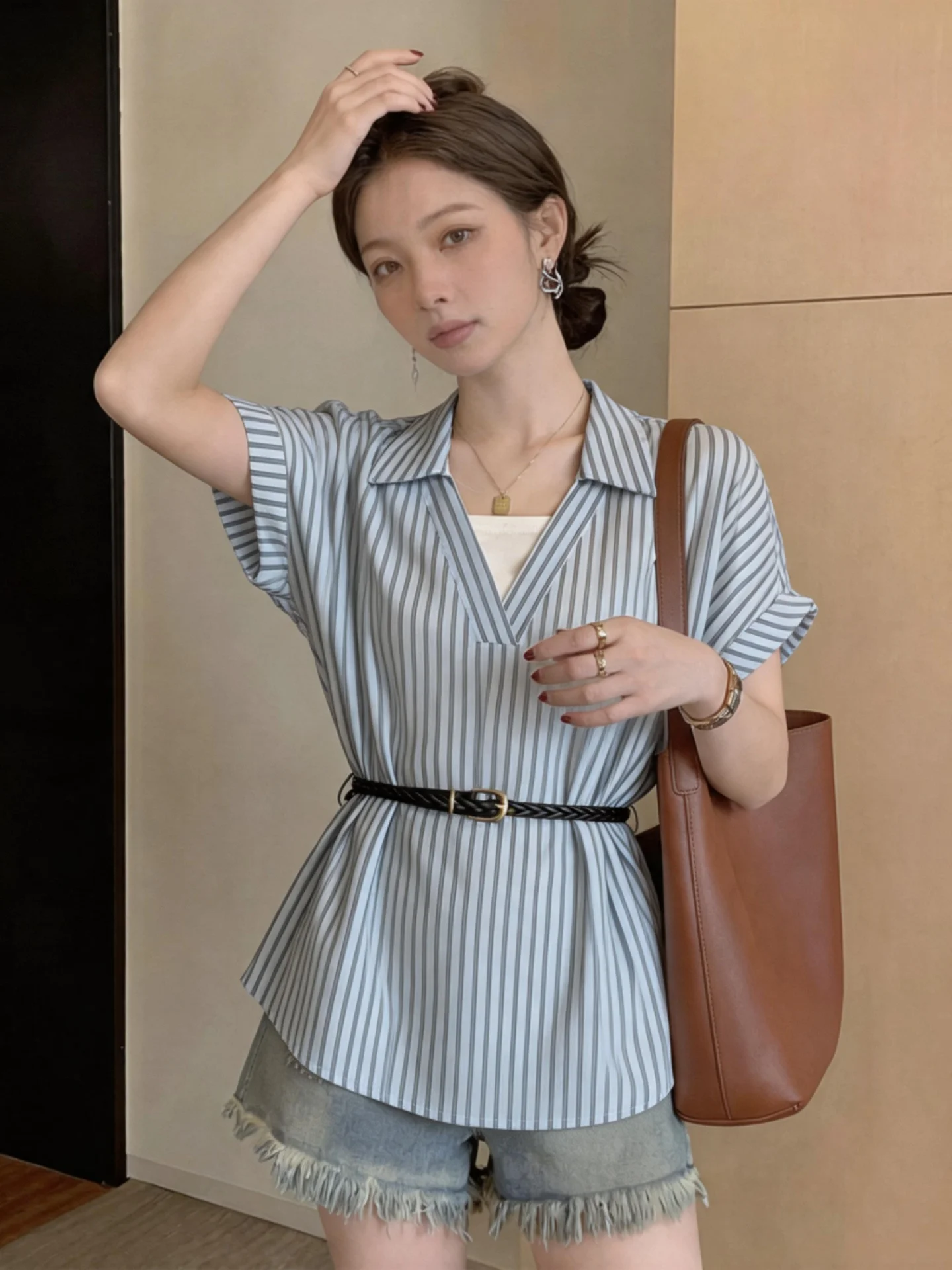 Slimming Stripe V-neck Short Sleeve Shirt Women's Summer plus Size Tie Waist Base Top Korean Style Commute Wind Slim Fit
Slimming Stripe V-neck Short Sleeve Shirt Women's Summer plus Size Tie Waist Base Top Korean Style Commute Wind Slim Fit