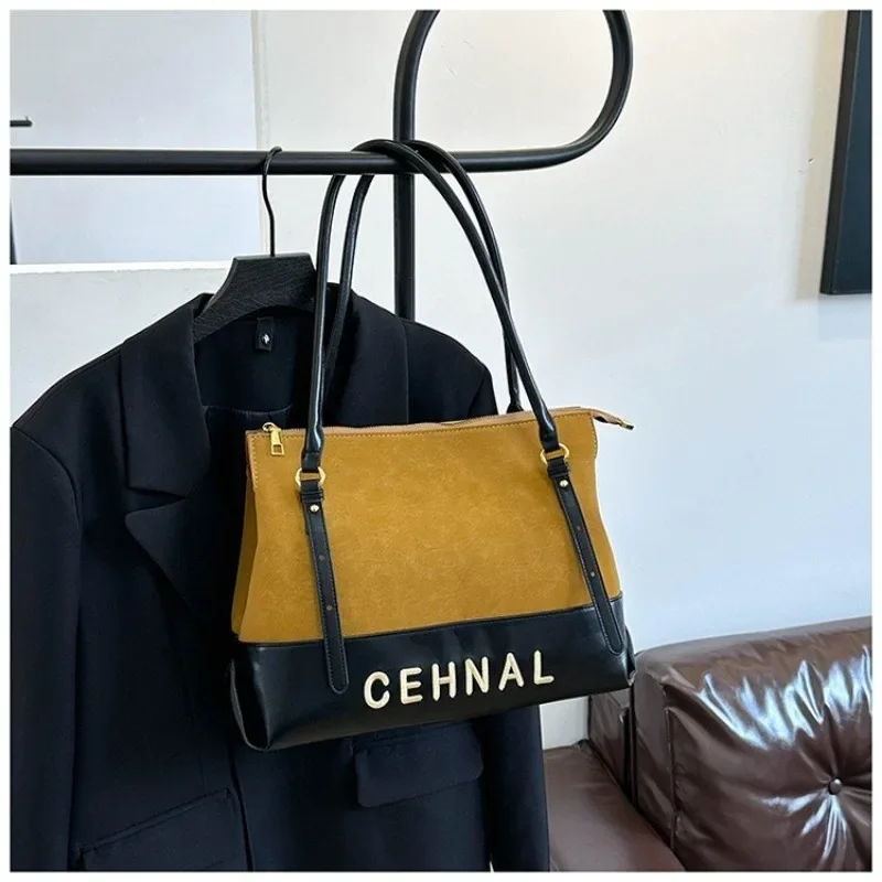 Luxury Designer Diaper Bag For Ladies Elegant Leather Tote Large Capacity Stylish Crossbody Messenger Bag Showcase
Luxury Designer Diaper Bag For Ladies Elegant Leather Tote Large Capacity Stylish Crossbody Messenger Bag Showcase