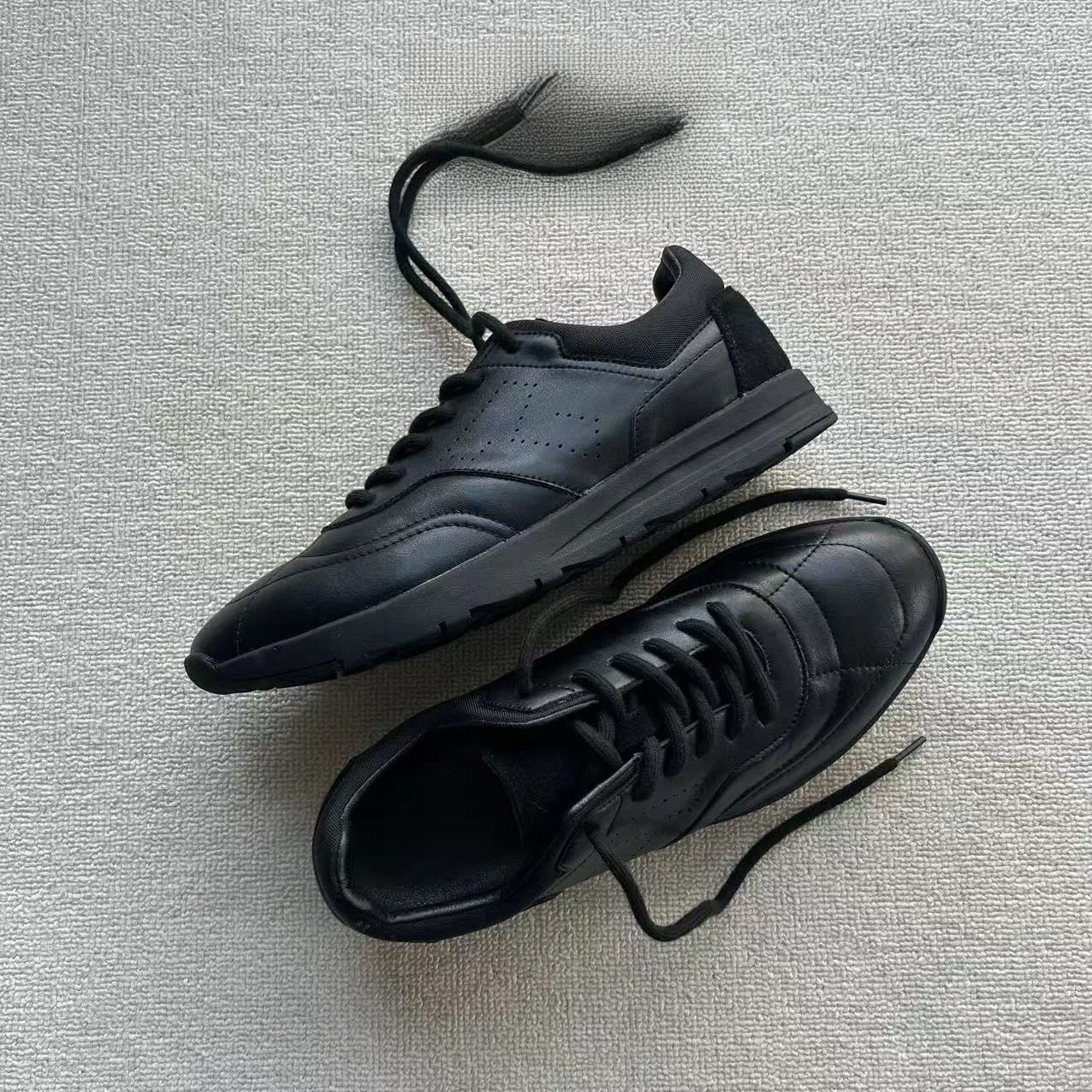 Outdoor Fashionable Men's Dequn Shoes Casual Leather Shoes round Toe Flat Bottom Walking Shoes Running Shoes Black Leather
Outdoor Fashionable Men's Dequn Shoes Casual Leather Shoes round Toe Flat Bottom Walking Shoes Running Shoes Black Leather