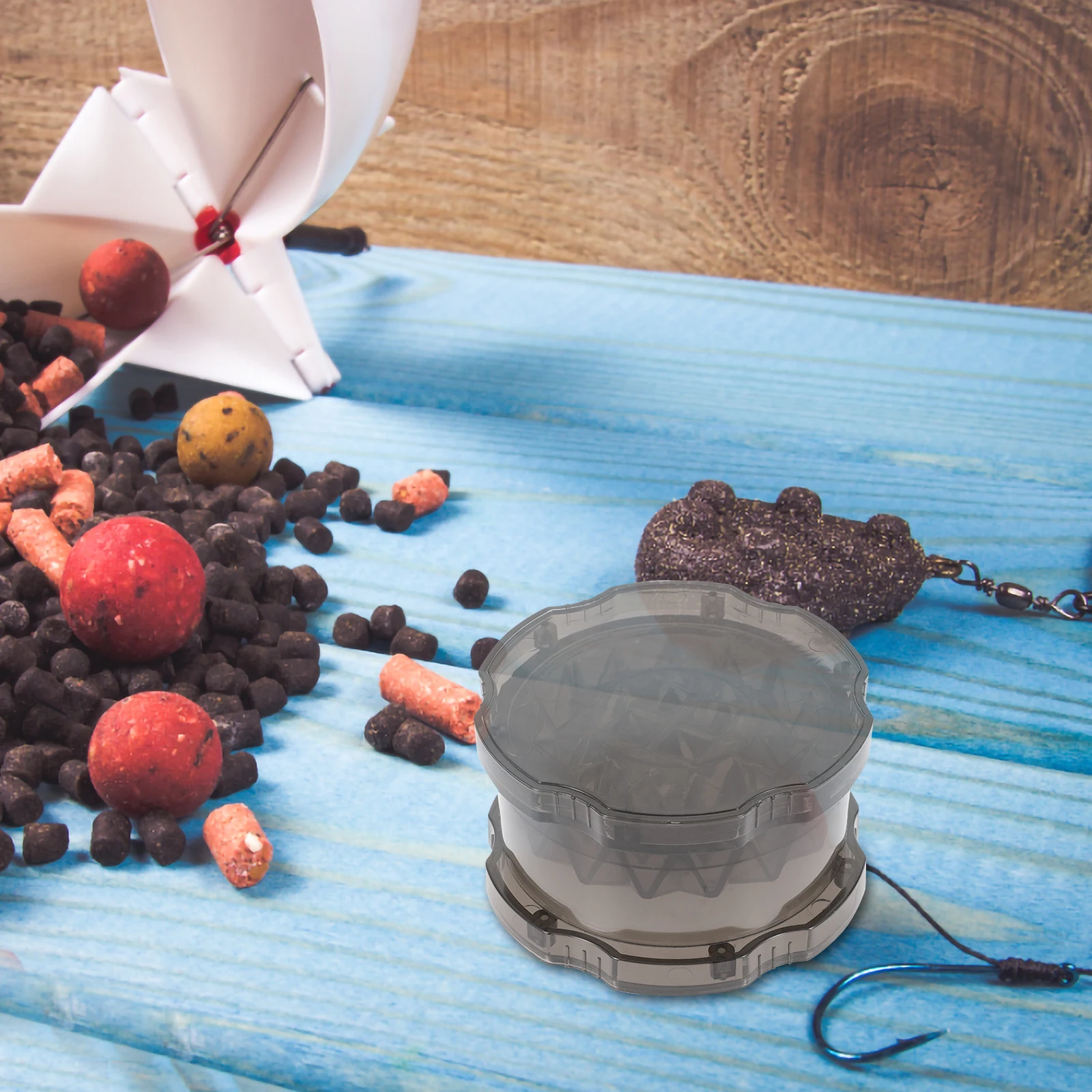 Bait Crusher Grinder Boilie Baits Fishing Accessories Plastic Feeder Large Capacity Durable Portable Manual Simple Bait Making
Bait Crusher Grinder Boilie Baits Fishing Accessories Plastic Feeder Large Capacity Durable Portable Manual Simple Bait Making