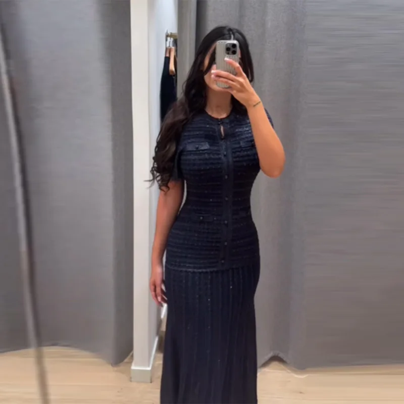 Sequins Knitted Slim Fit Maxi Dress For Women Short Sleeve Pleated Hem Long Robes Luxury Vestidos 2026 New Lady Streetwears
Sequins Knitted Slim Fit Maxi Dress For Women Short Sleeve Pleated Hem Long Robes Luxury Vestidos 2026 New Lady Streetwears