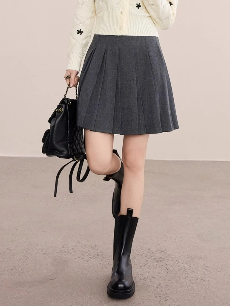 SENTUBILA Women's Pleated Skirt Solid Detachable Belt A-Line Mini Skirt 2025 New Collection Front Double Pleat Skirts 153QB2599
SENTUBILA Women's Pleated Skirt Solid Detachable Belt A-Line Mini Skirt 2025 New Collection Front Double Pleat Skirts 153QB2599