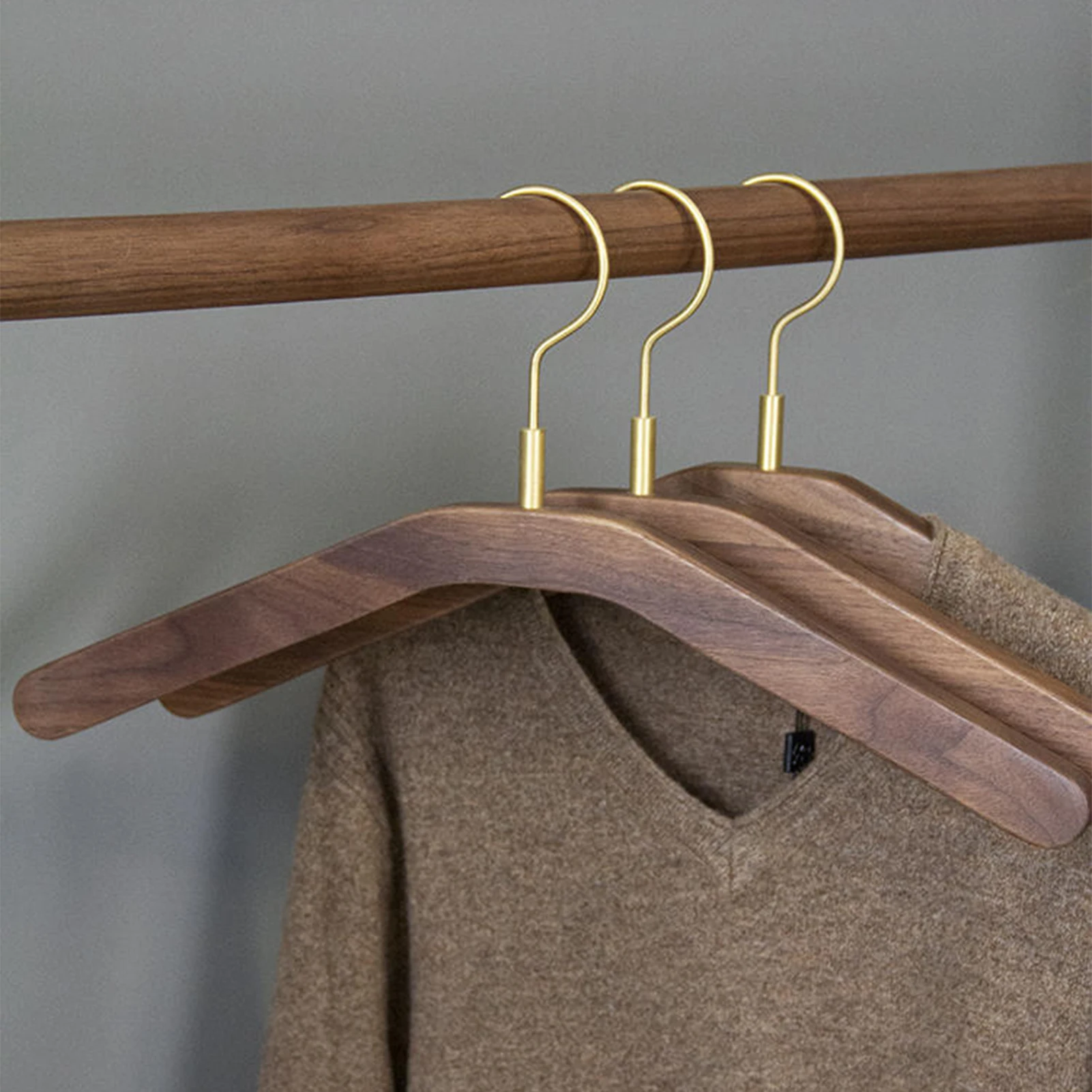 Thick Clothes Hanger Handcrafted Durable Wooden Hangers for Winter Coats Sweater Storage Hangers Household Clothing Organizer
Thick Clothes Hanger Handcrafted Durable Wooden Hangers for Winter Coats Sweater Storage Hangers Household Clothing Organizer