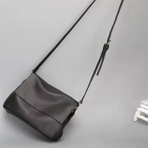 Casual Large-Capacity Shoulder Bag for Women: Denim Tote Bag, Simple and Versatile Underarm Bag
Casual Large-Capacity Shoulder Bag for Women: Denim Tote Bag, Simple and Versatile Underarm Bag