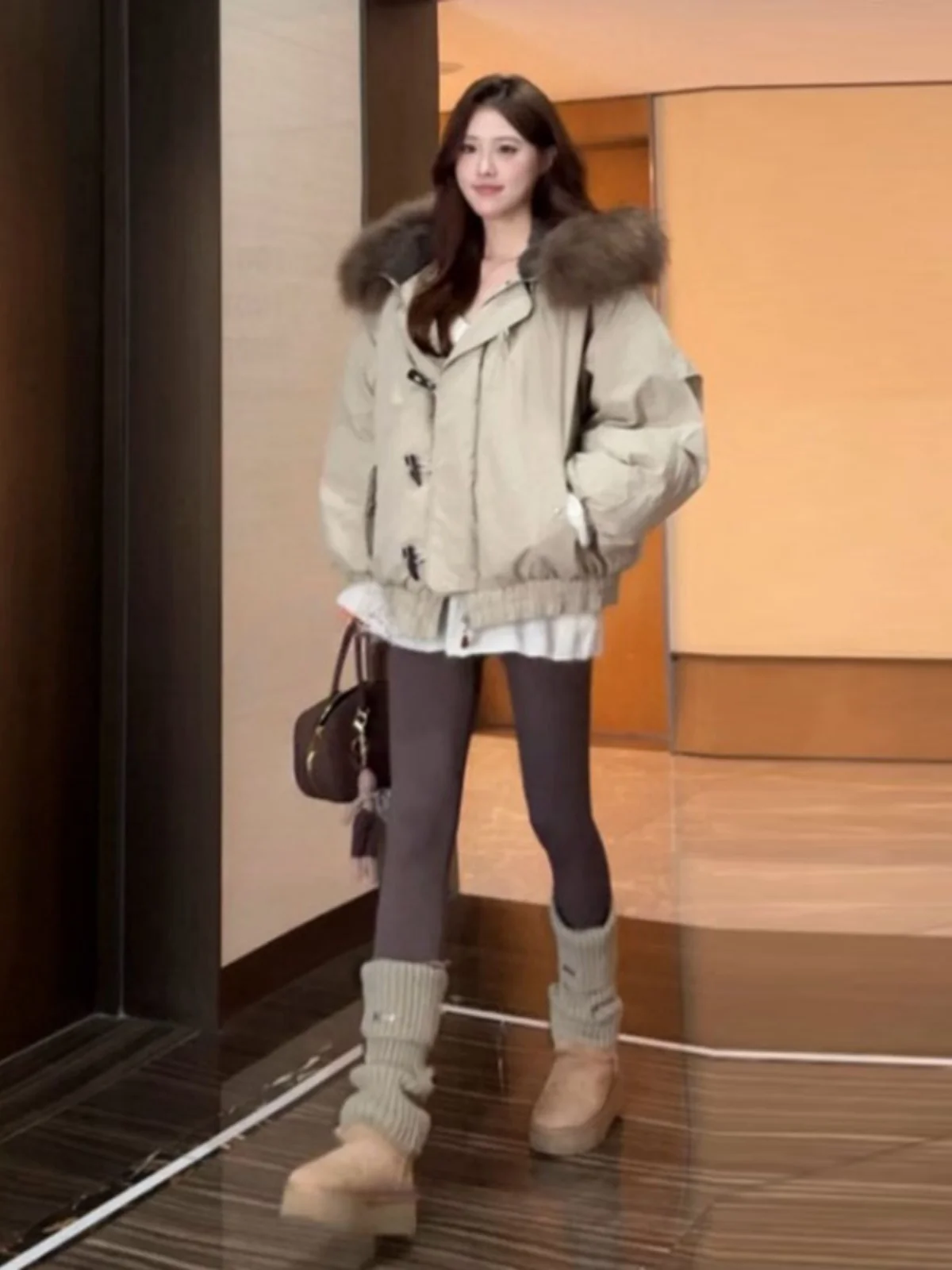 Korean Style Thickened White Duck down Jacket Spring New Arrival Hooded Fur Collar Button Coat Warmth And Style Combined
Korean Style Thickened White Duck down Jacket Spring New Arrival Hooded Fur Collar Button Coat Warmth And Style Combined