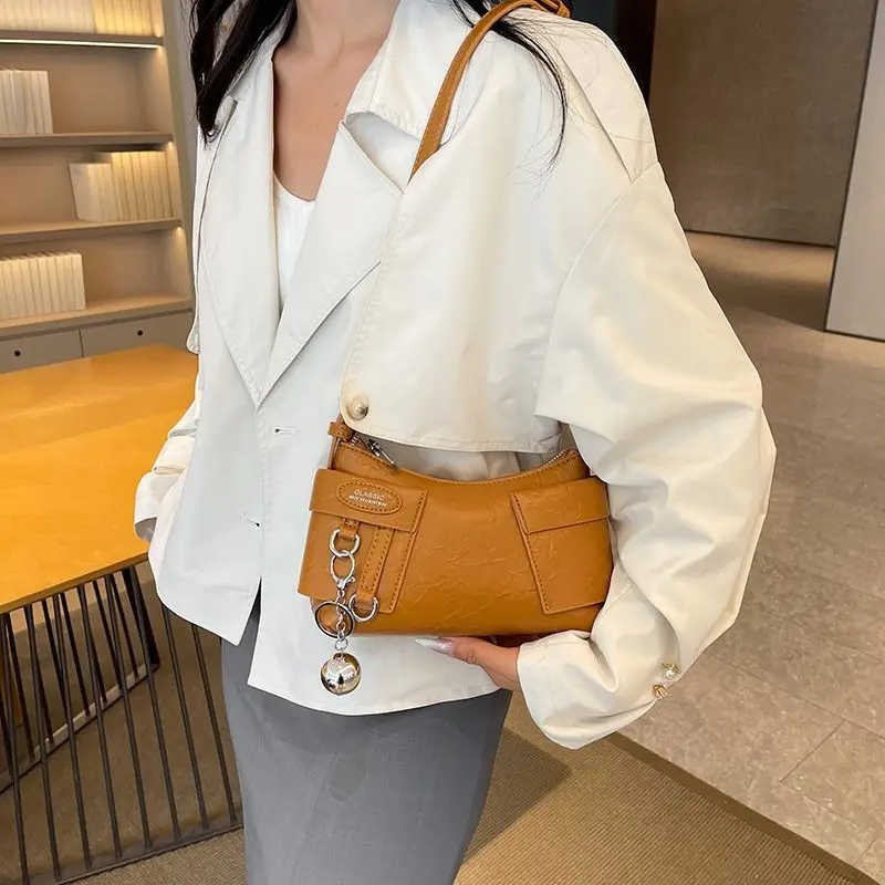 Niche Exquisite Single Shoulder Internet Celebrity Commuter Messenger Underarm Women's Bag Simple Versatile Portable Lightweight
Niche Exquisite Single Shoulder Internet Celebrity Commuter Messenger Underarm Women's Bag Simple Versatile Portable Lightweight