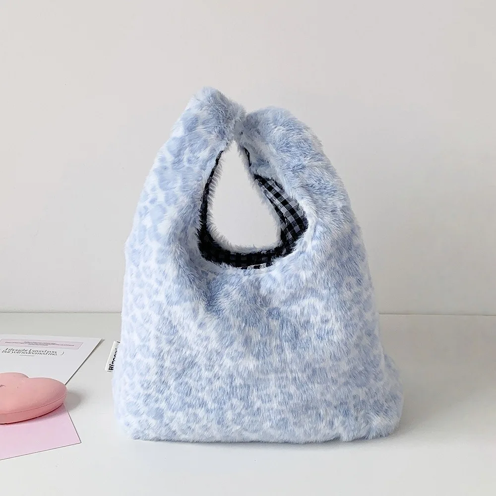 Storage Leopard Print Plush Handbag Large Capacity Tote Bags Korean Underarm Bags Leopard/Stripe Flower Pattern
Storage Leopard Print Plush Handbag Large Capacity Tote Bags Korean Underarm Bags Leopard/Stripe Flower Pattern