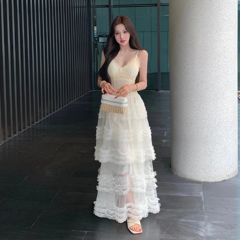 Elegant Lace Crop Top And Skirt Set Women's Summer Fashion Outfit Soft Design Sense Cake Style Skirt Date Look
Elegant Lace Crop Top And Skirt Set Women's Summer Fashion Outfit Soft Design Sense Cake Style Skirt Date Look