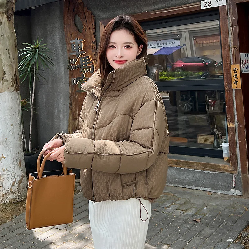 Женская зимняя стеганая куртка на шнурке с принтом, воротник-стойка, карман, молния, стеганое пальто для женщин, минималистичный укороченный женский топ
Женская зимняя стеганая куртка на шнурке с принтом, воротник-стойка, карман, молния, стеганое пальто для женщин, минималистичный укороченный женский топ