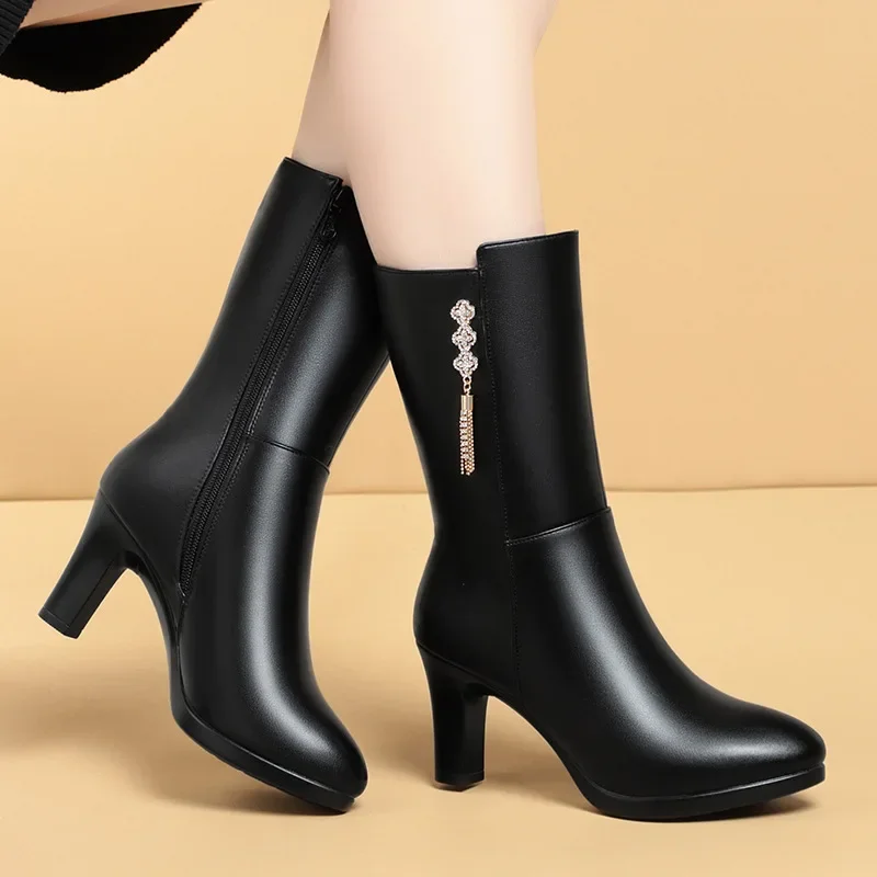 Fashion Quality Fall Winter Mid Leg Soft Leather Boots Women's Platform Shoes 2024 Block High Heels Ankle Boots for Office Mom
Fashion Quality Fall Winter Mid Leg Soft Leather Boots Women's Platform Shoes 2024 Block High Heels Ankle Boots for Office Mom