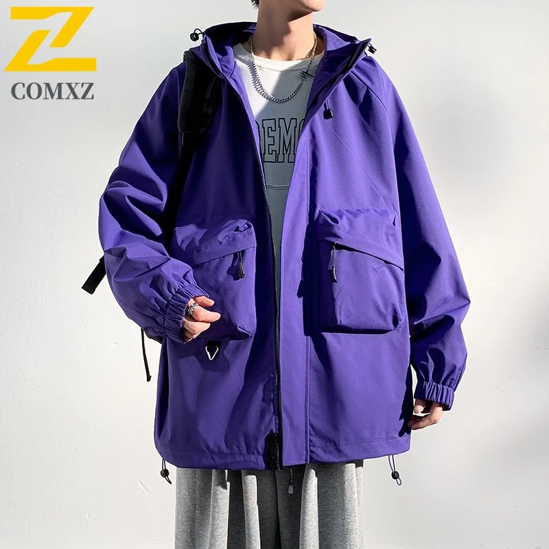 COMXZ 2025 Мужская американская куртка Techwear, весенне-осенняя уличная ветрозащитная куртка с несколькими карманами, свободная посадка для пар, пальто с капюшоном
COMXZ 2025 Мужская американская куртка Techwear, весенне-осенняя уличная ветрозащитная куртка с несколькими карманами, свободная посадка для пар, пальто с капюшоном