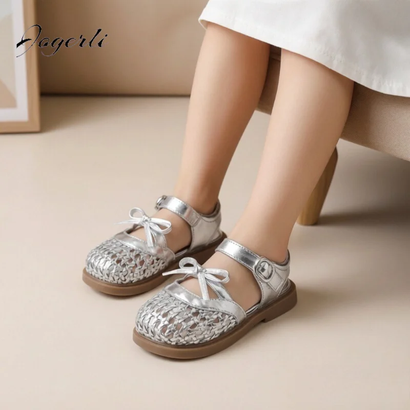 Весенне-летние детские туфли из искусственной кожи с вырезами и бантом, модные дышащие сетчатые сандалии для девочек в стиле принцессы
Весенне-летние детские туфли из искусственной кожи с вырезами и бантом, модные дышащие сетчатые сандалии для девочек в стиле принцессы