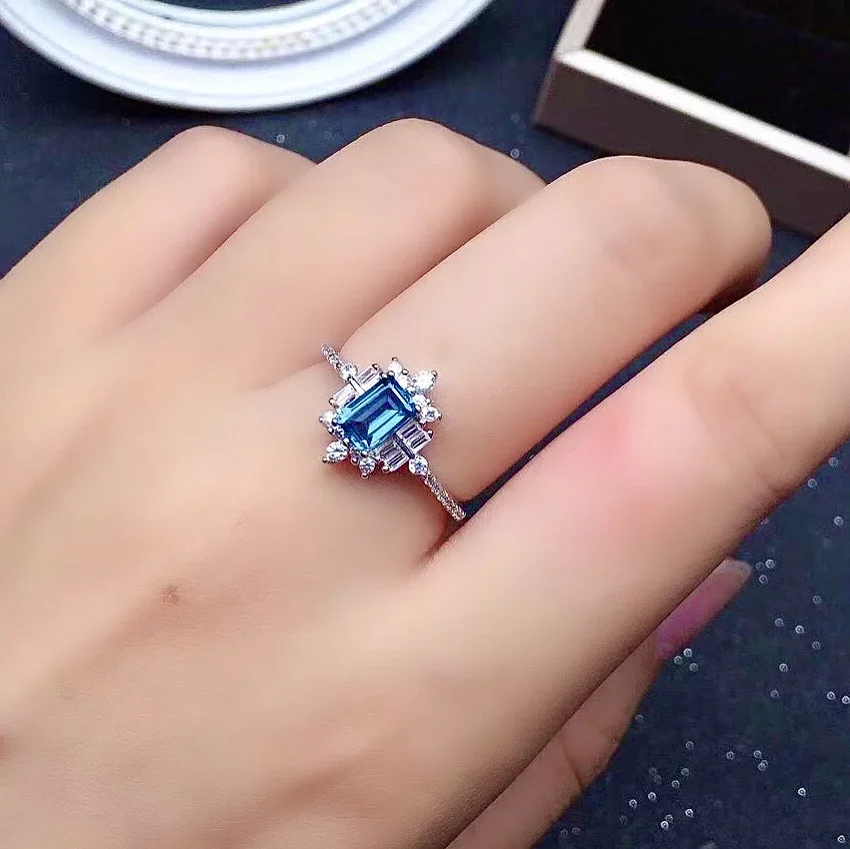 Ослепительное кольцо с лондонским синим топазом для помолвки, 4 мм * 6 мм, изумрудная огранка, серебряное кольцо с натуральным топазом, твердое серебро 925 пробы, ювелирные изделия с топазом
Ослепительное кольцо с лондонским синим топазом для помолвки, 4 мм * 6 мм, изумрудная огранка, серебряное кольцо с натуральным топазом, твердое серебро 925 пробы, ювелирные изделия с топазом